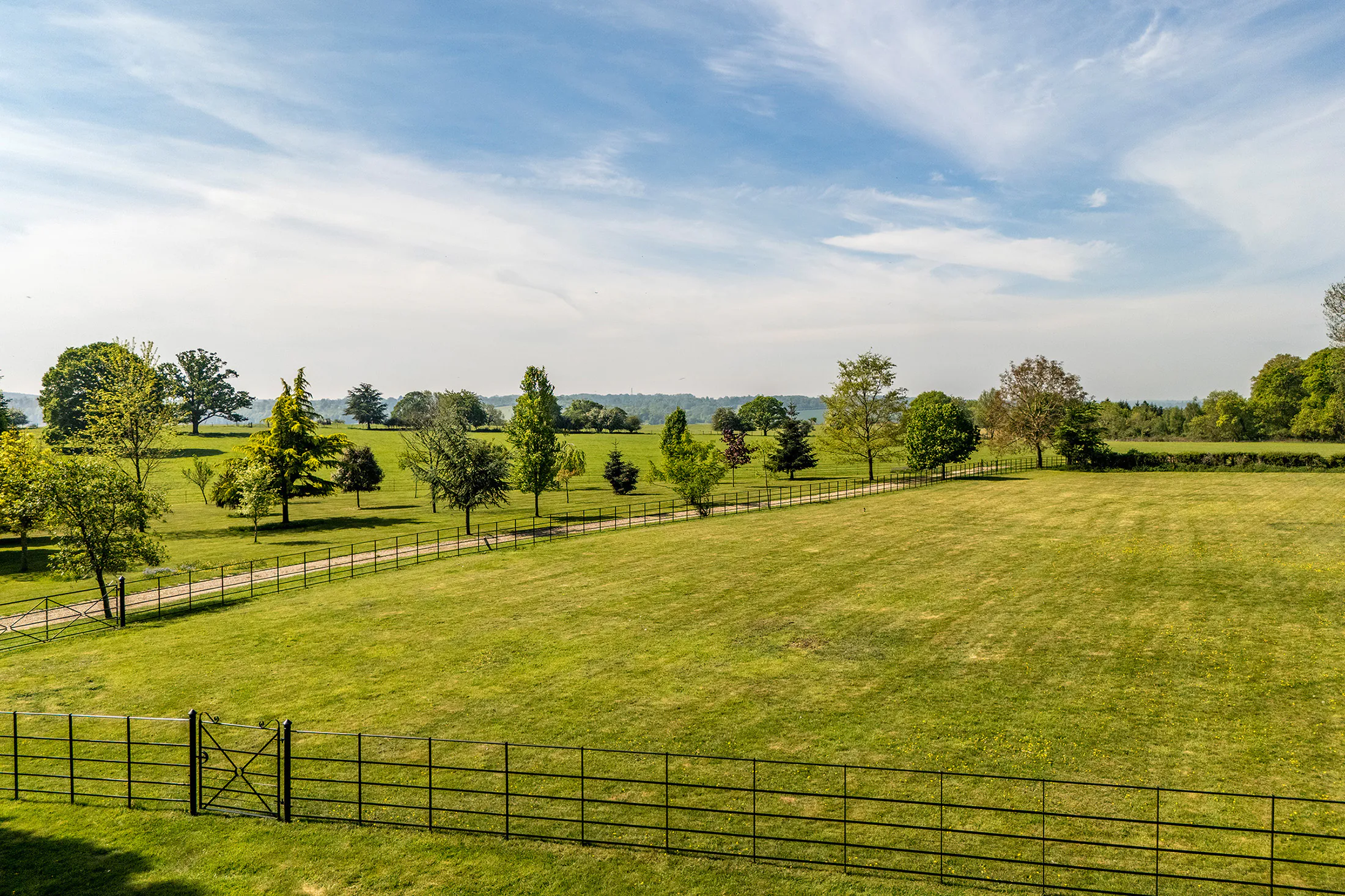 Domus-Stay-Cotswolds-Short-Stay-luxury-rental-Chiltern-Estate-grounds (3)