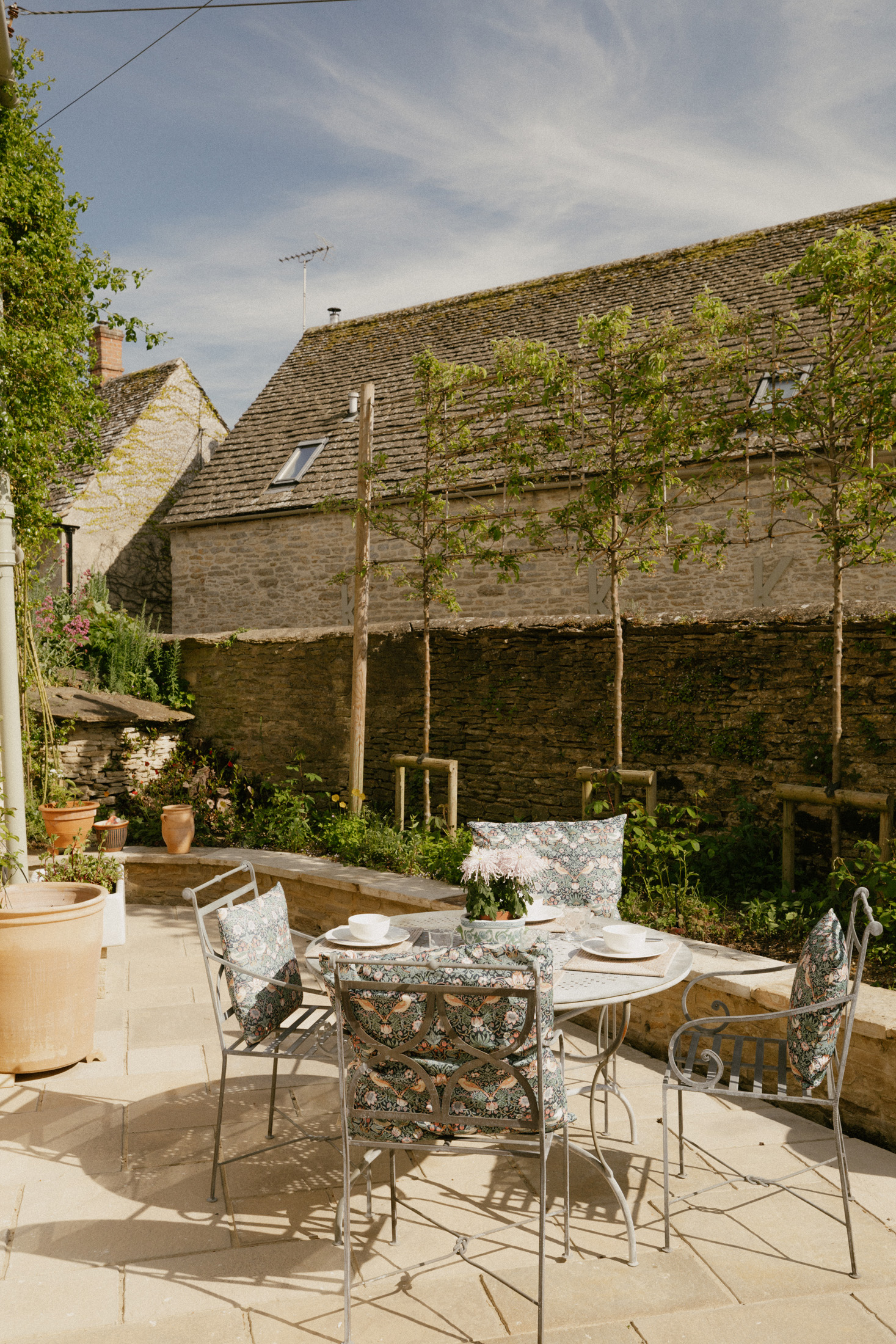 Domus-Stay-Cotswolds-and-countryside-luxury-rental-home-Langford-house-externals (2)