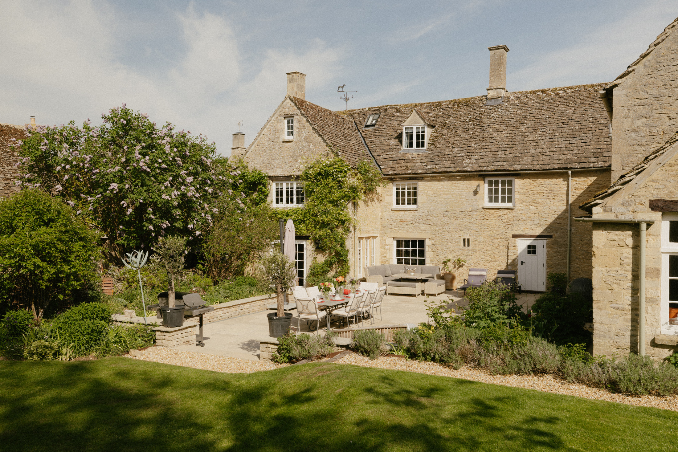 Domus-Stay-Cotswolds-and-countryside-luxury-rental-home-Langford-house-externals (9)