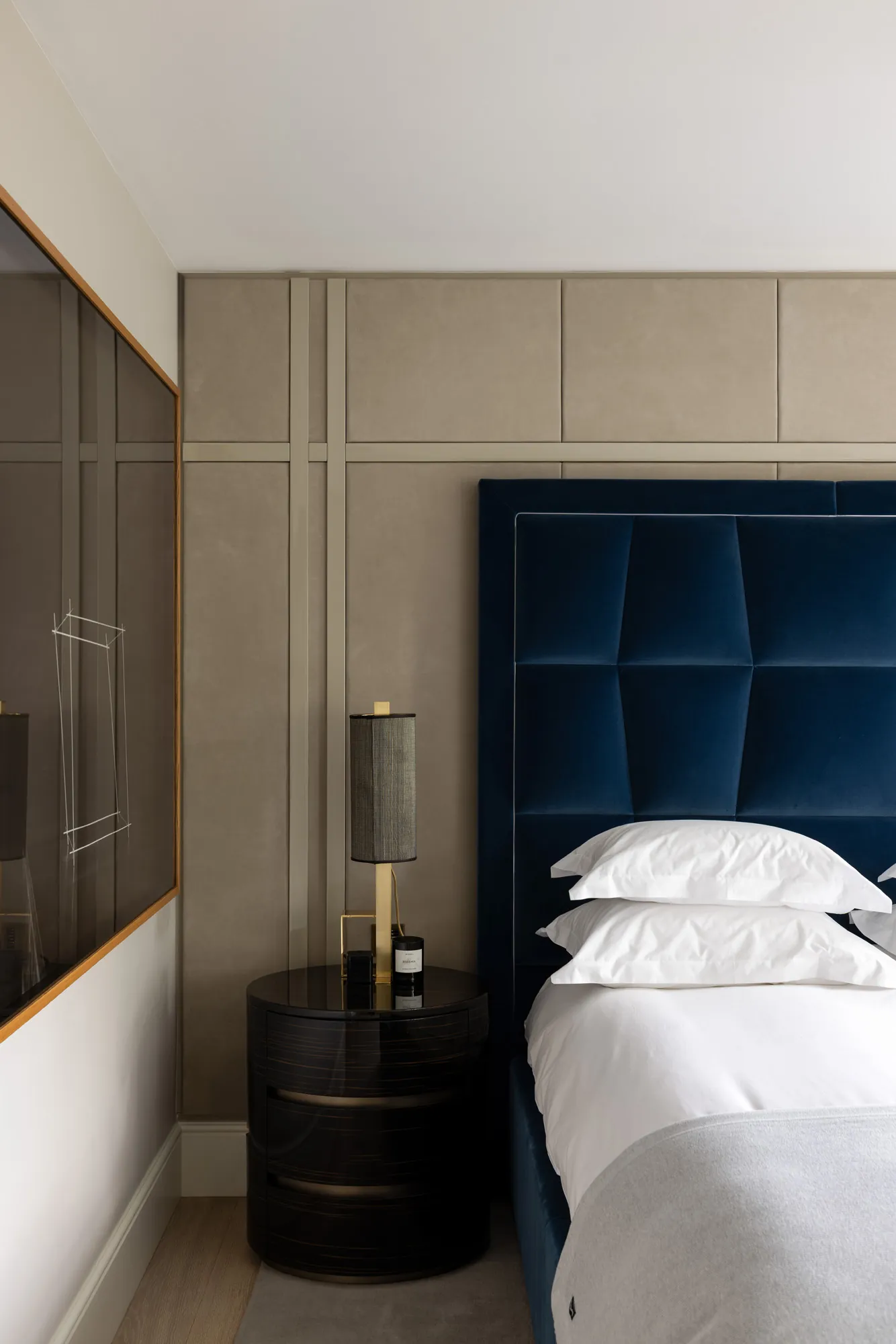 Domus-Stay-Knightsbridge-House-For-Rent-Brompton-Square-54_Lo (104)