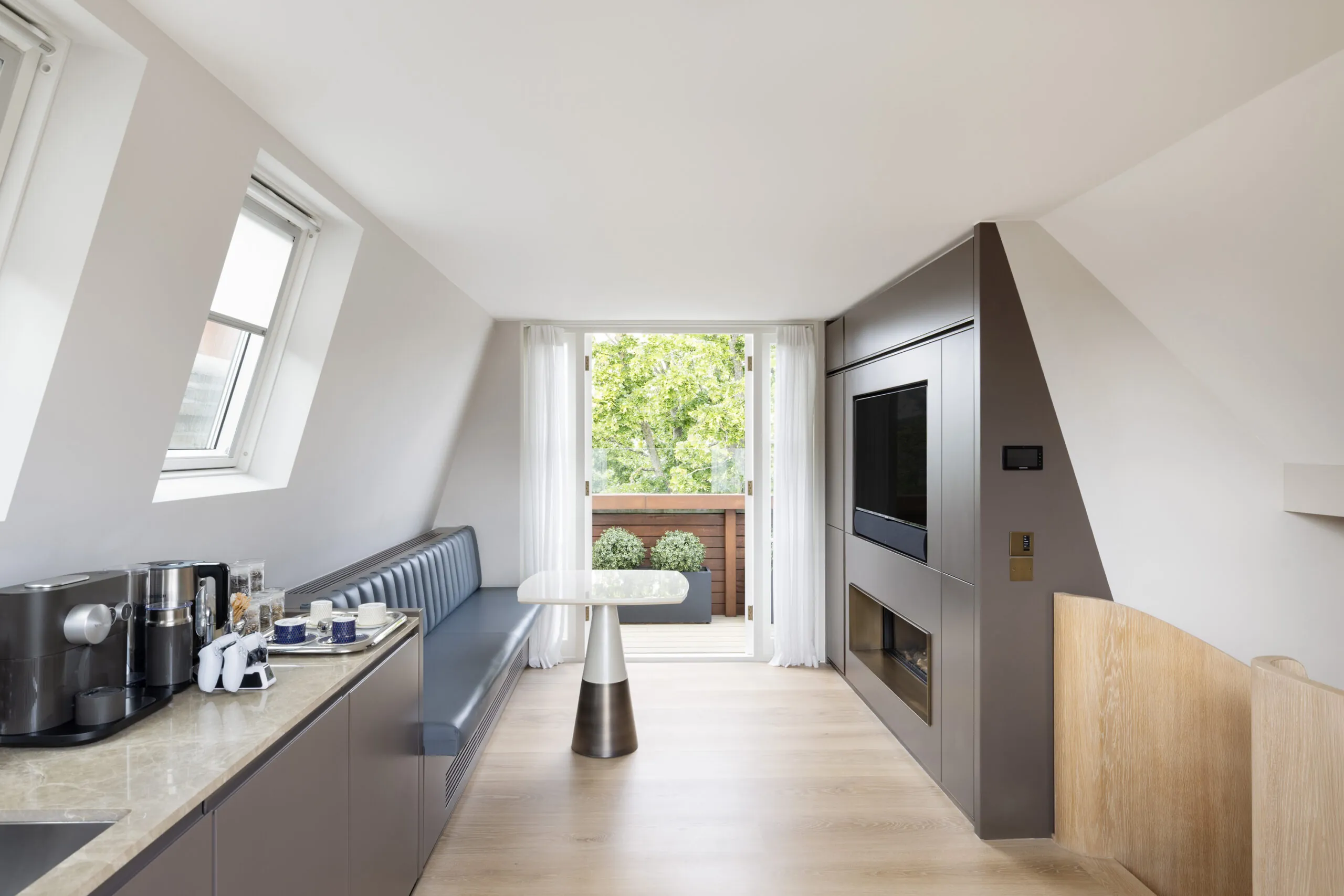 Domus-Stay-Knightsbridge-House-For-Rent-Brompton-Square-54_Lo (108)