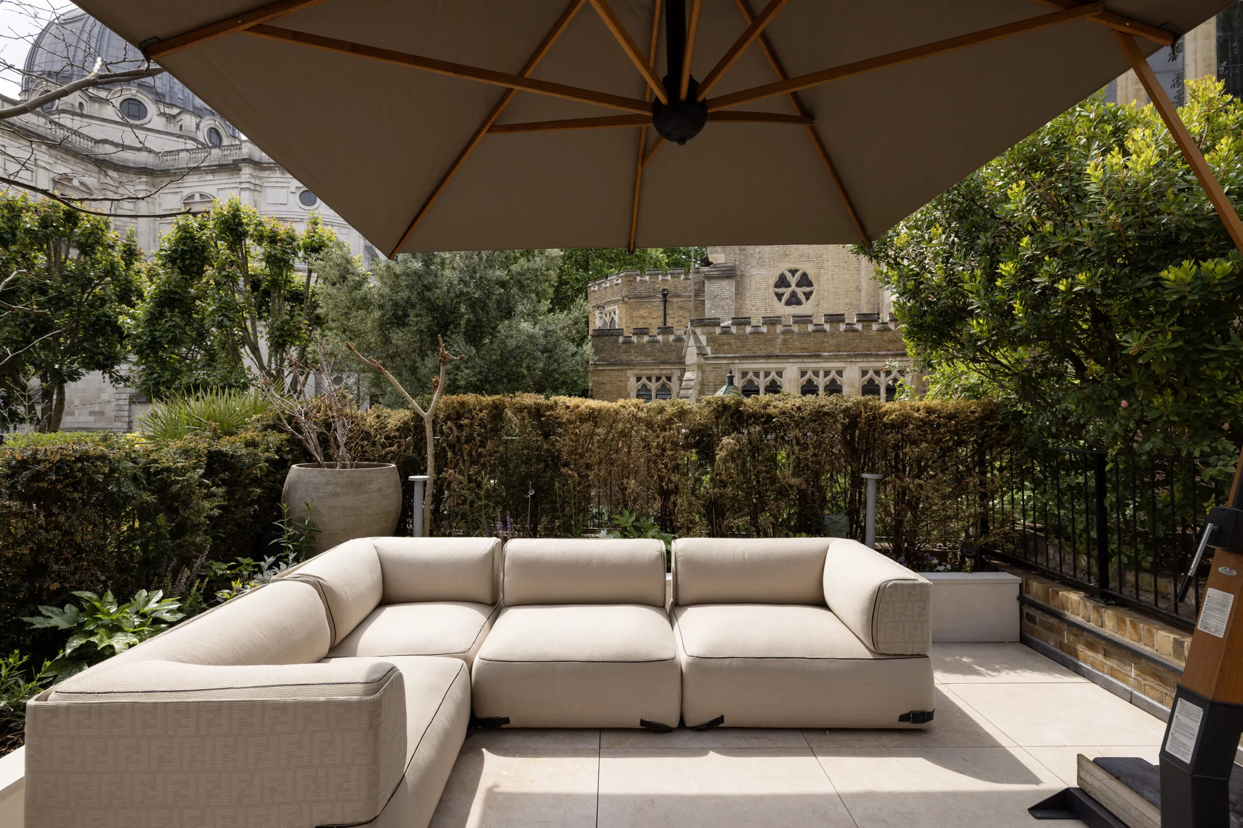 Domus-Stay-Knightsbridge-House-For-Rent-Brompton-Square-54_Lo (57)