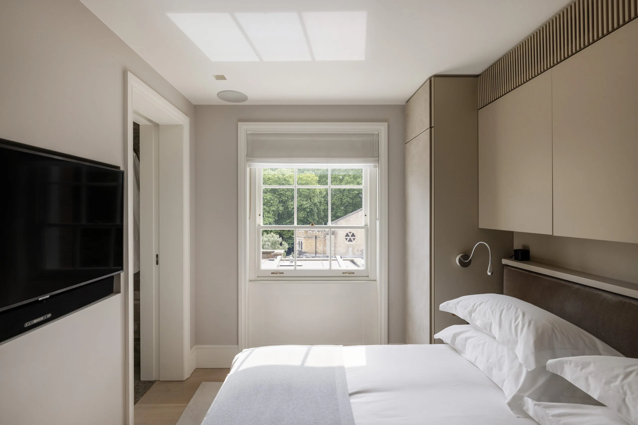 Domus-Stay-Knightsbridge-House-For-Rent-Brompton-Square-54_Lo (95)