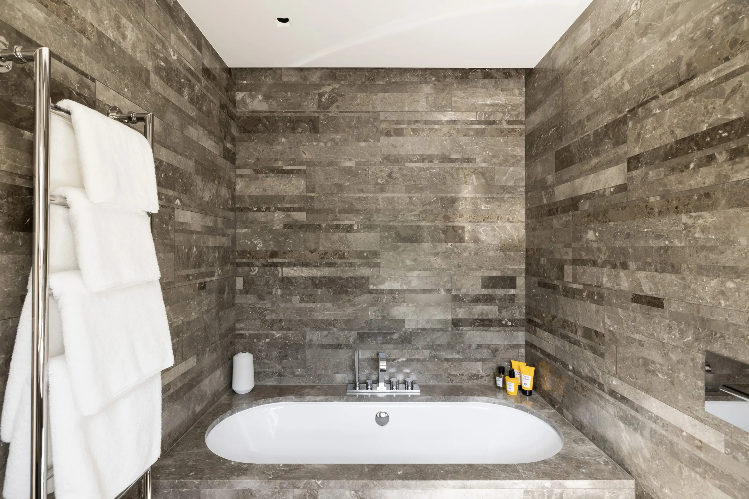 Domus-Stay-Knightsbridge-House-For-Rent-Brompton-Square-54_Lo (96)