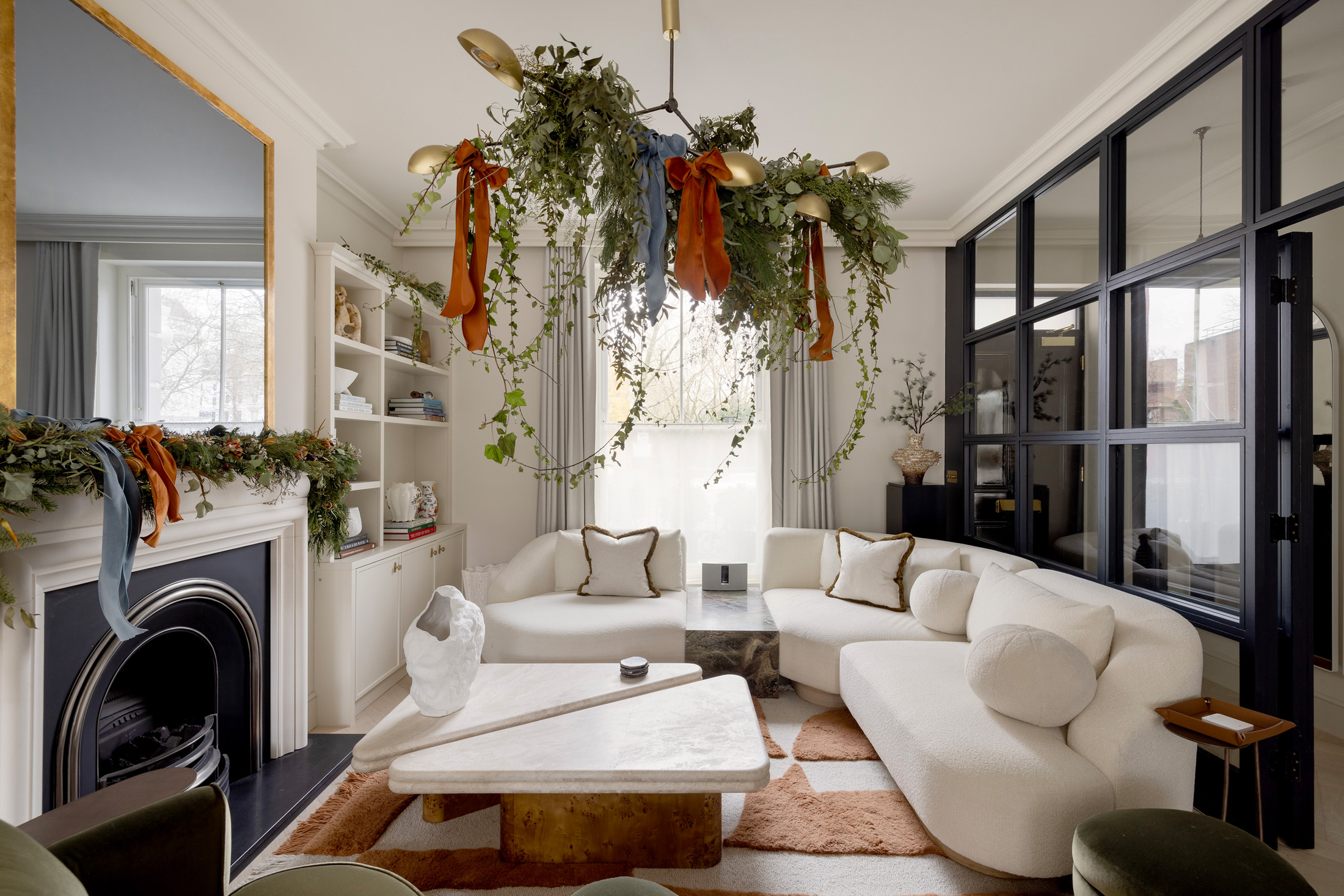 Domus-Stay-London-Vacation-Rental-Guest-Services-Concierge-Seasonal-Decor