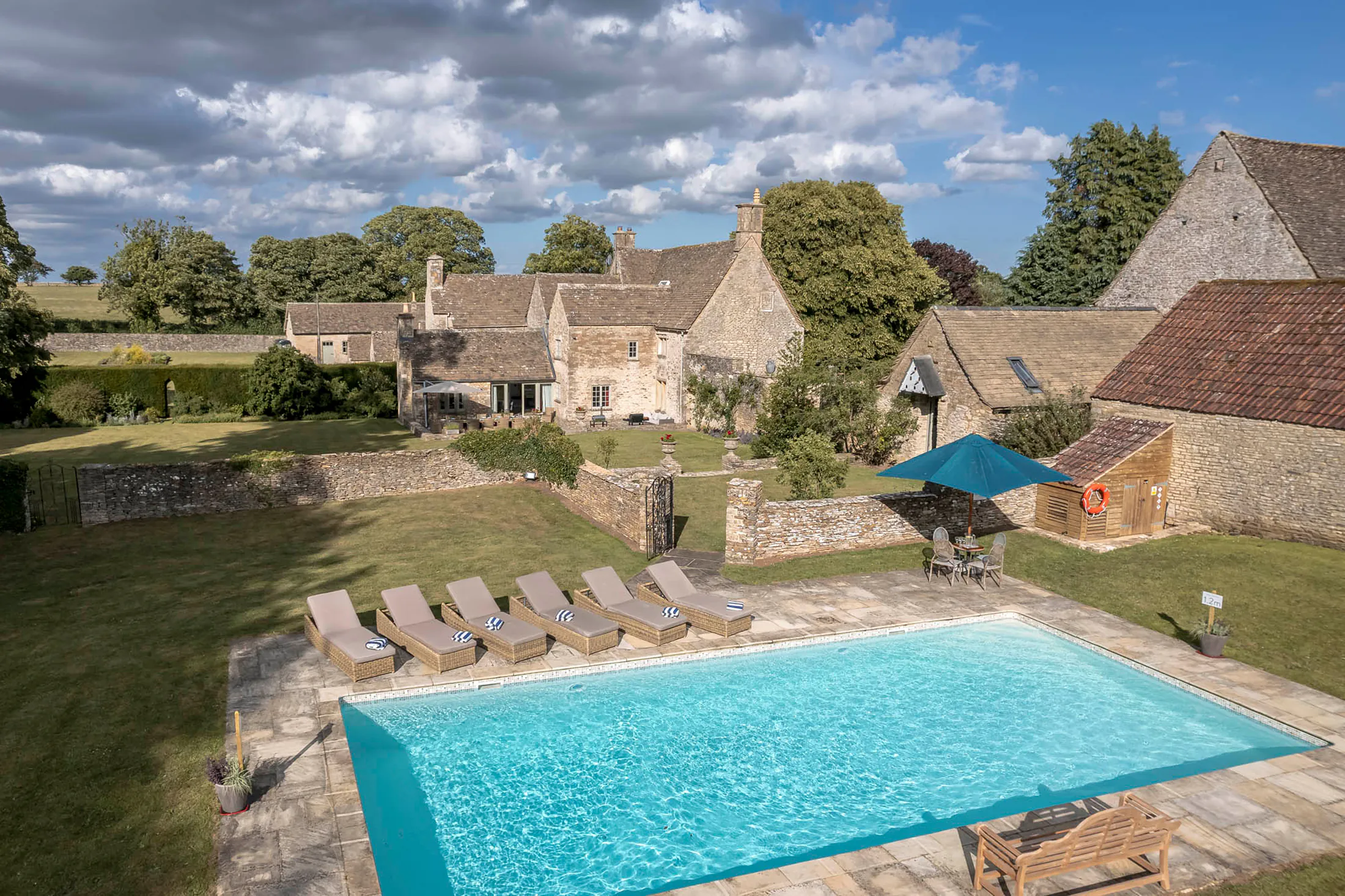Domus-Stay-Luxury-Rental-Home-Cotswolds-Countryside-Oakbury-Farm-LR (30)