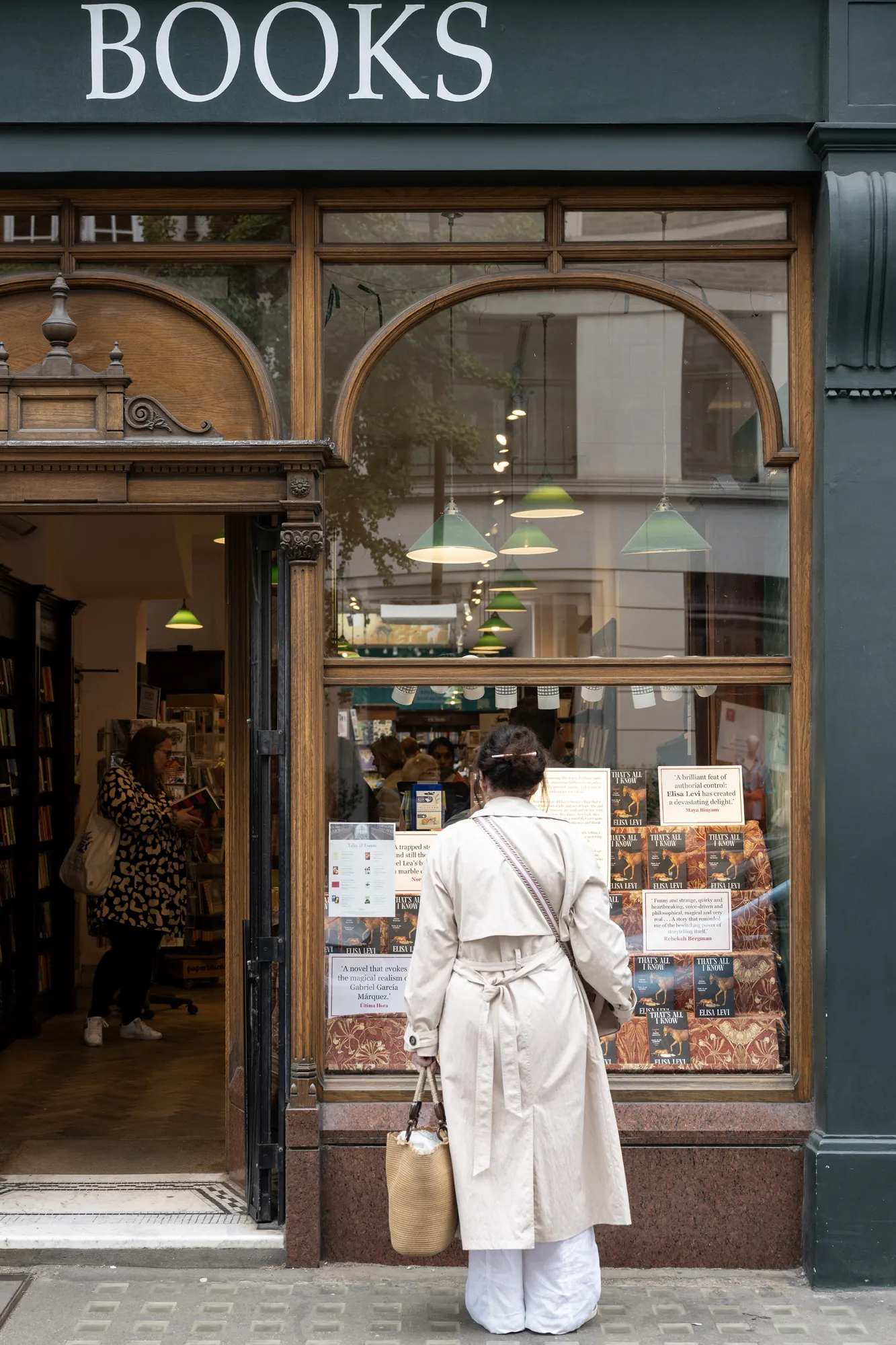 Domus-Stay-Marylebone-Area-Guide-London-Daunt-Books (44)