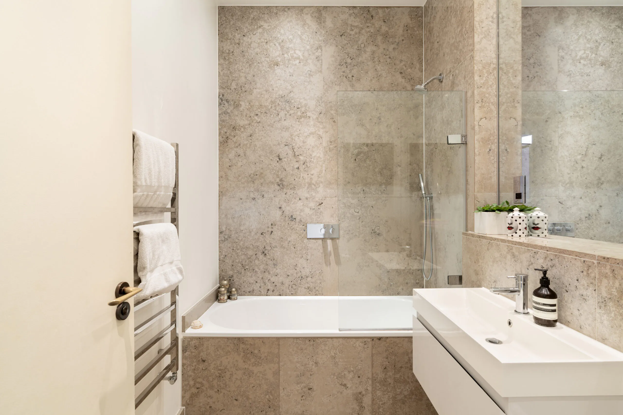 Domus-Stay-Property-For-Rent-Hyde-Park-Square-31_Lo