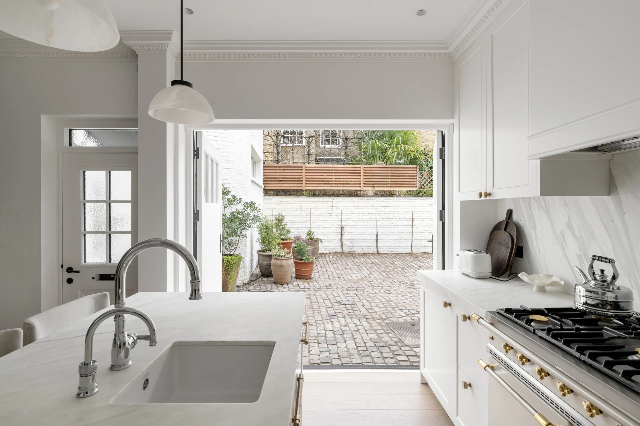 Domus-Stay-Property-For-Rent-Kynance-Mews-30_Lo