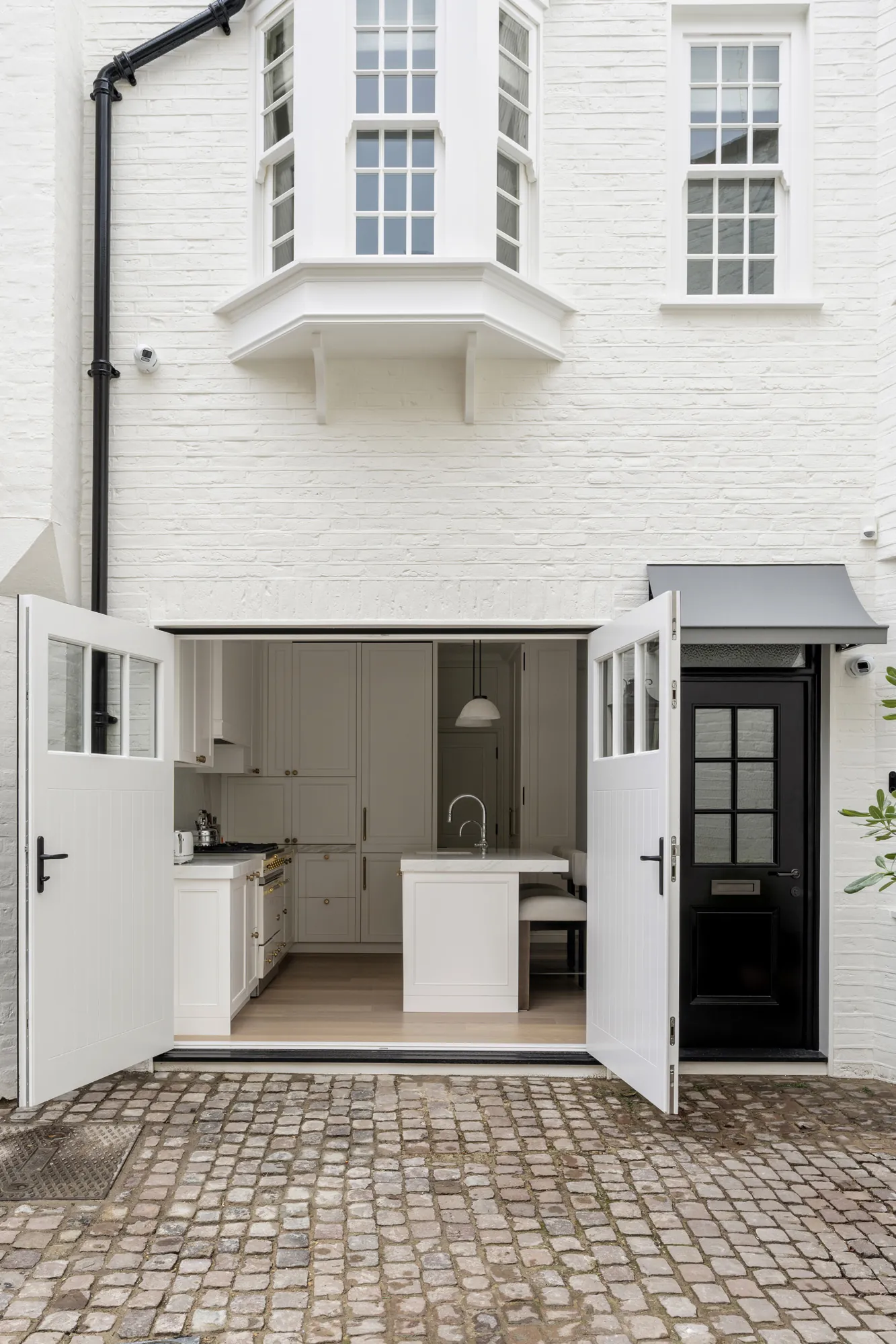 Domus-Stay-Property-For-Rent-Kynance-Mews-32_Lo