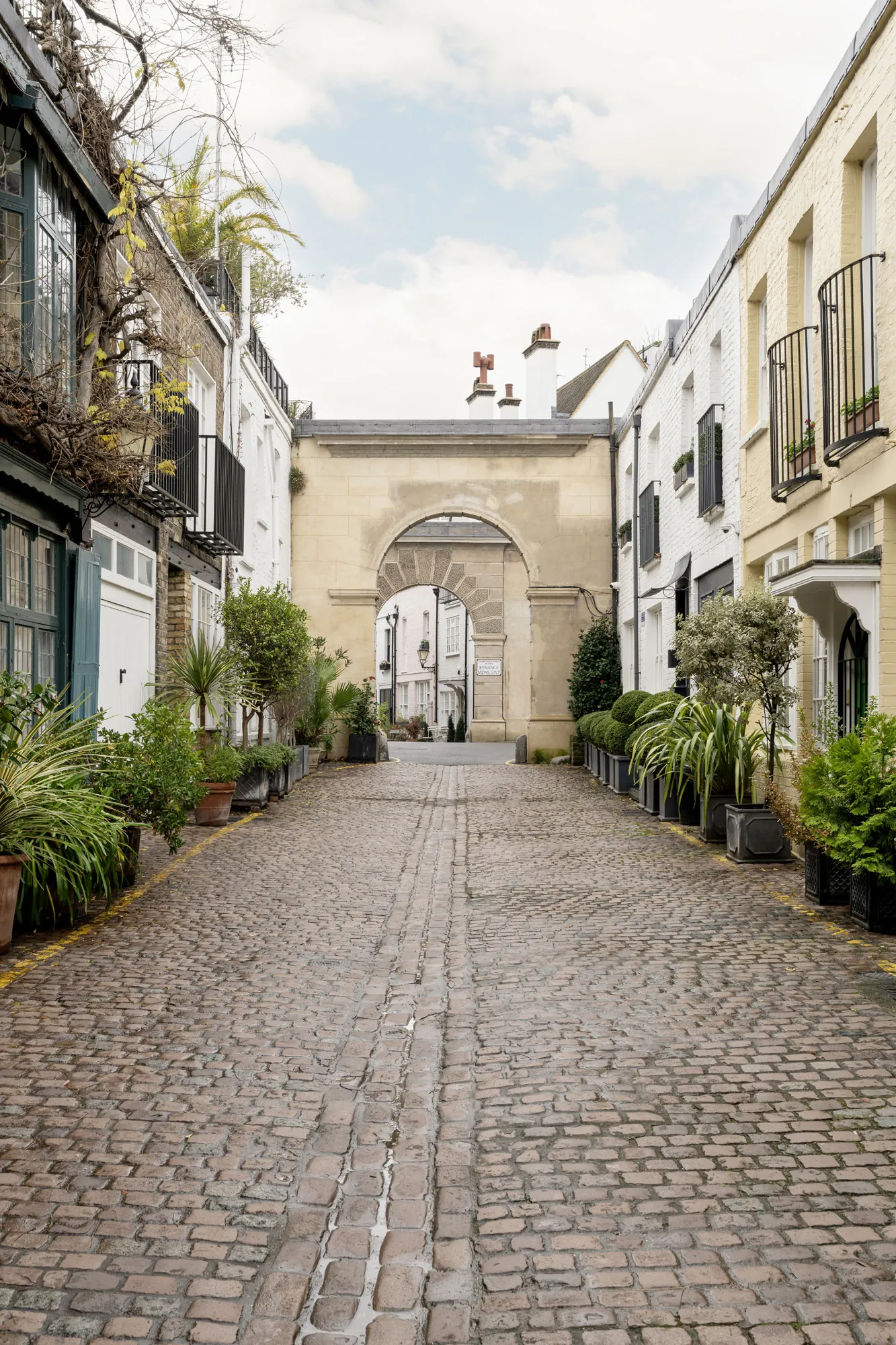 Domus-Stay-Property-For-Rent-Kynance-Mews-38_Lo