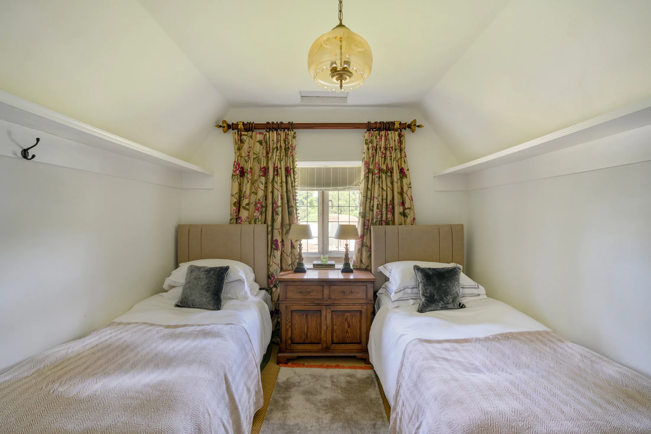 Domus-Stay-luxury-countryside-home-to-rent-Brookside-House-LR (101) Edit
