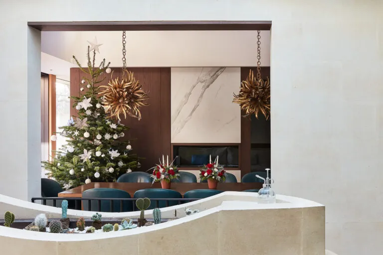 Domus_Stay-Concierge-Guest-Services_Chrsitmas-Tree-1