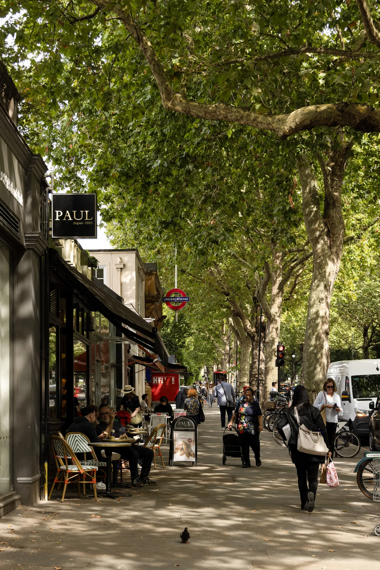 Holland-Park-Area-Guide-Domus-Stay (1)