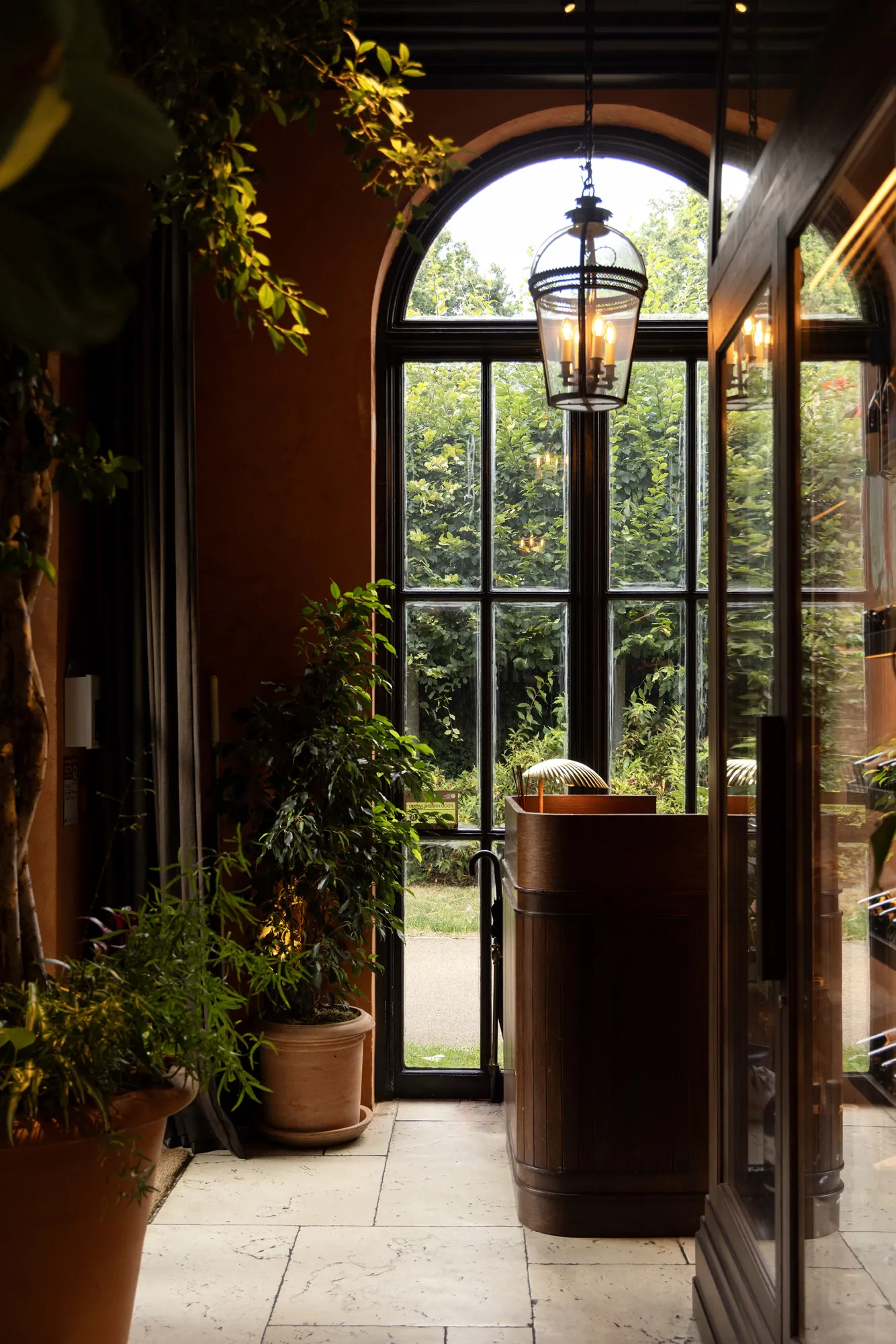Holland-Park-Area-Guide-Domus-Stay (6)