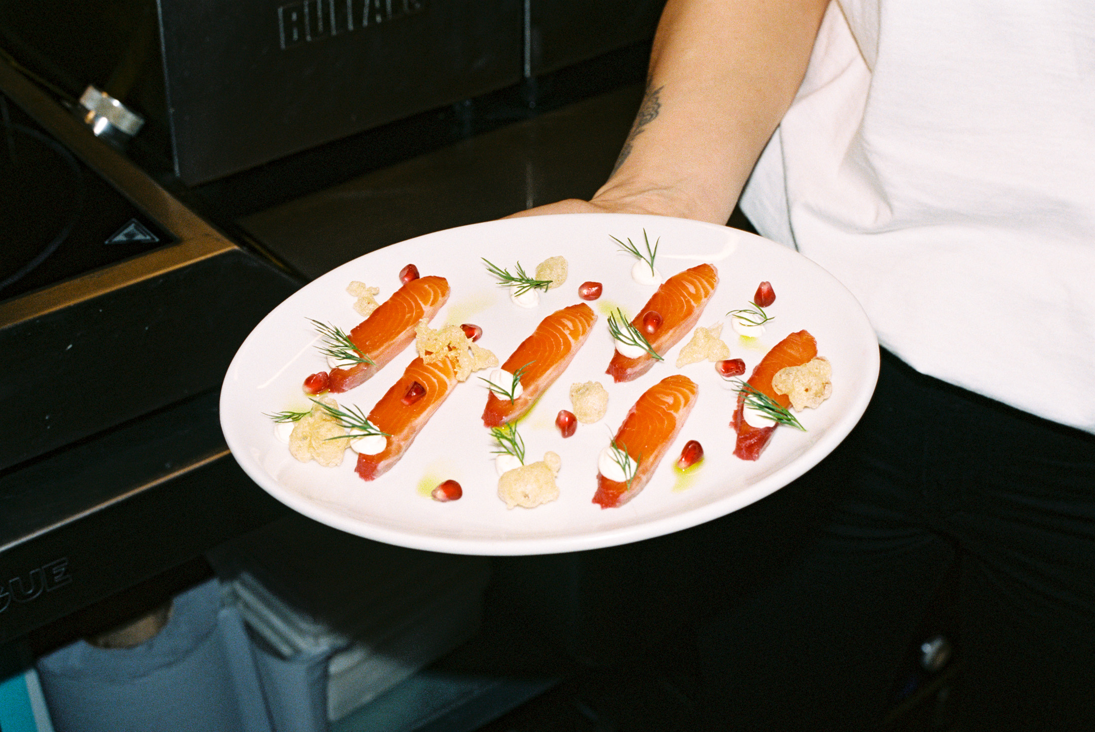 Islington-Area-Guide-Best-Restaurants-Prawn-on-the-lawn (6)