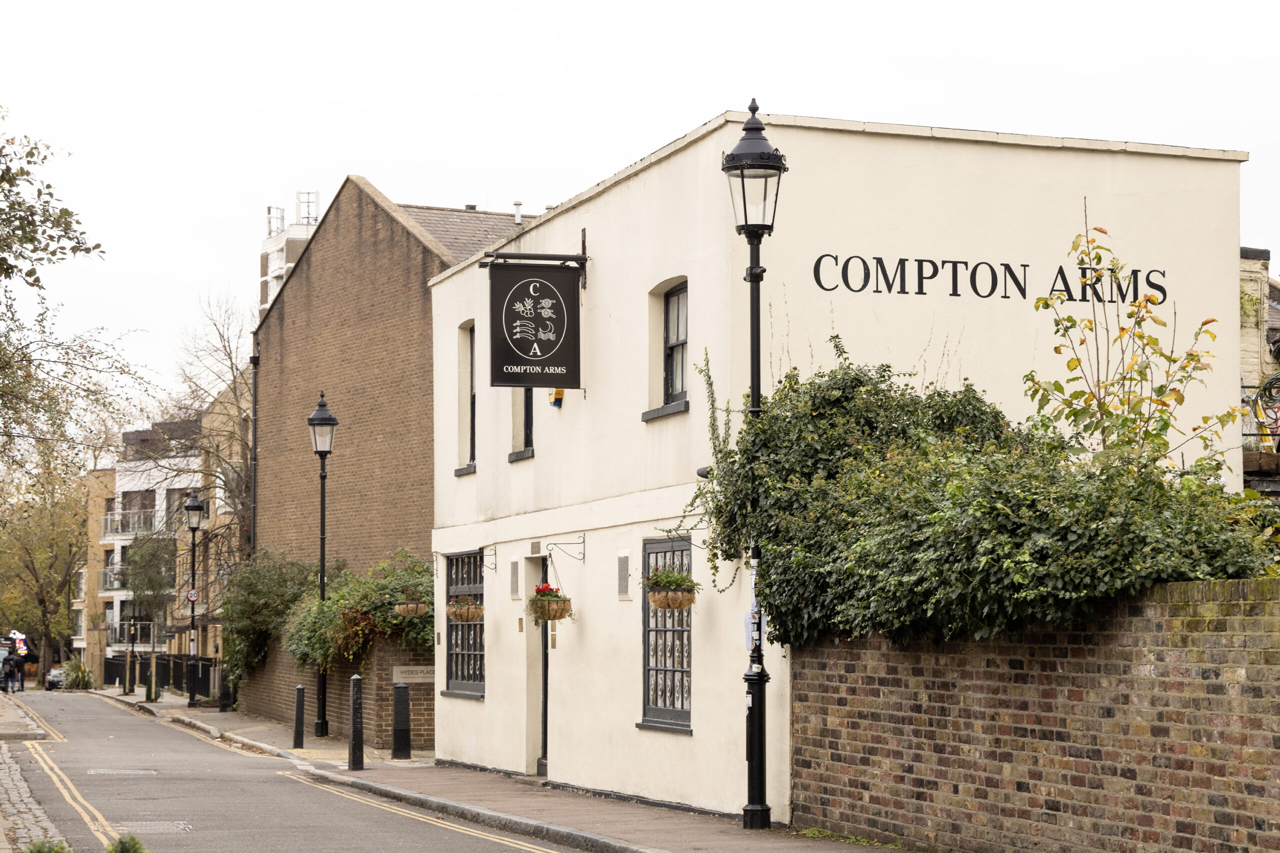 Islington-Area-Guide-Highbury-The_Best-Pubs-The-Compton-Arms (2)