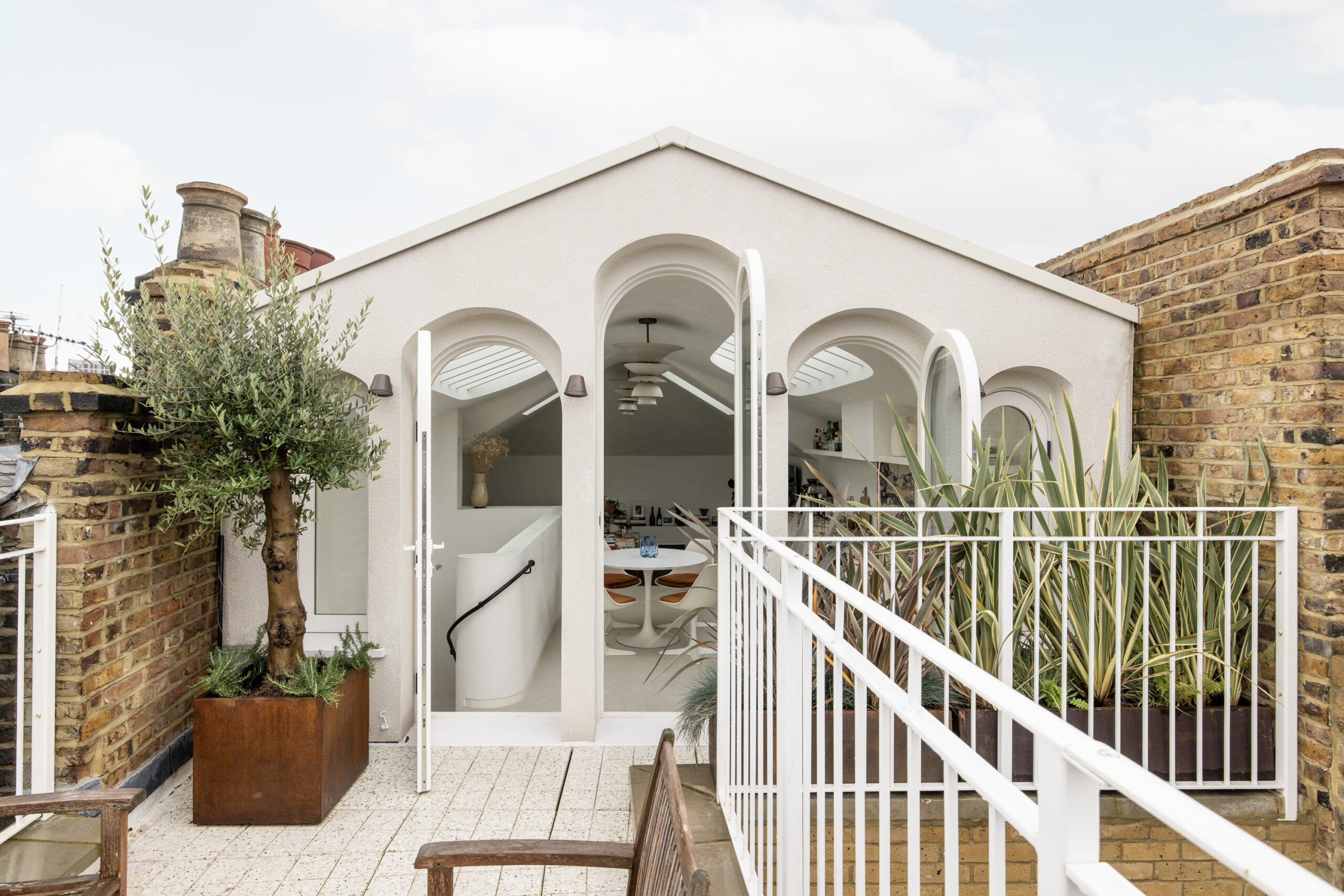 Ladbroke-Grove-Apartment-For-Rent-Golbourne-Road-22_Lo