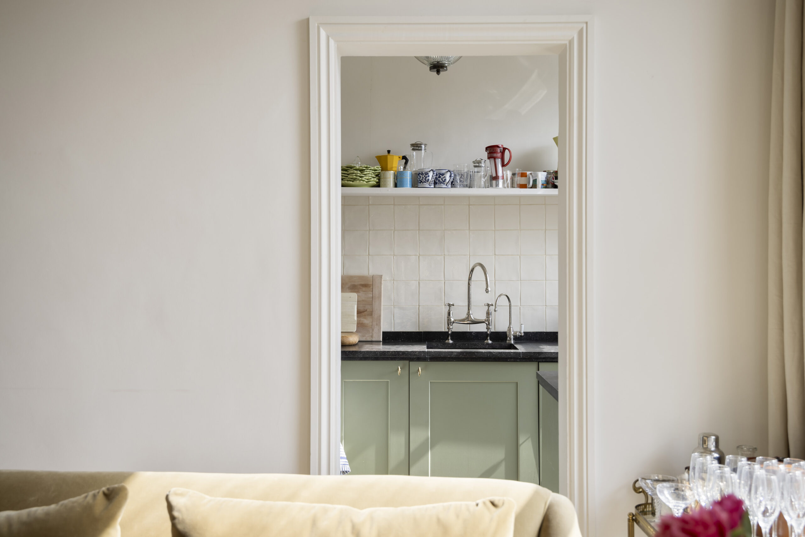 Ladbroke-Grove-Apartment-For-Rent-St-Charles-Square-12_Lo