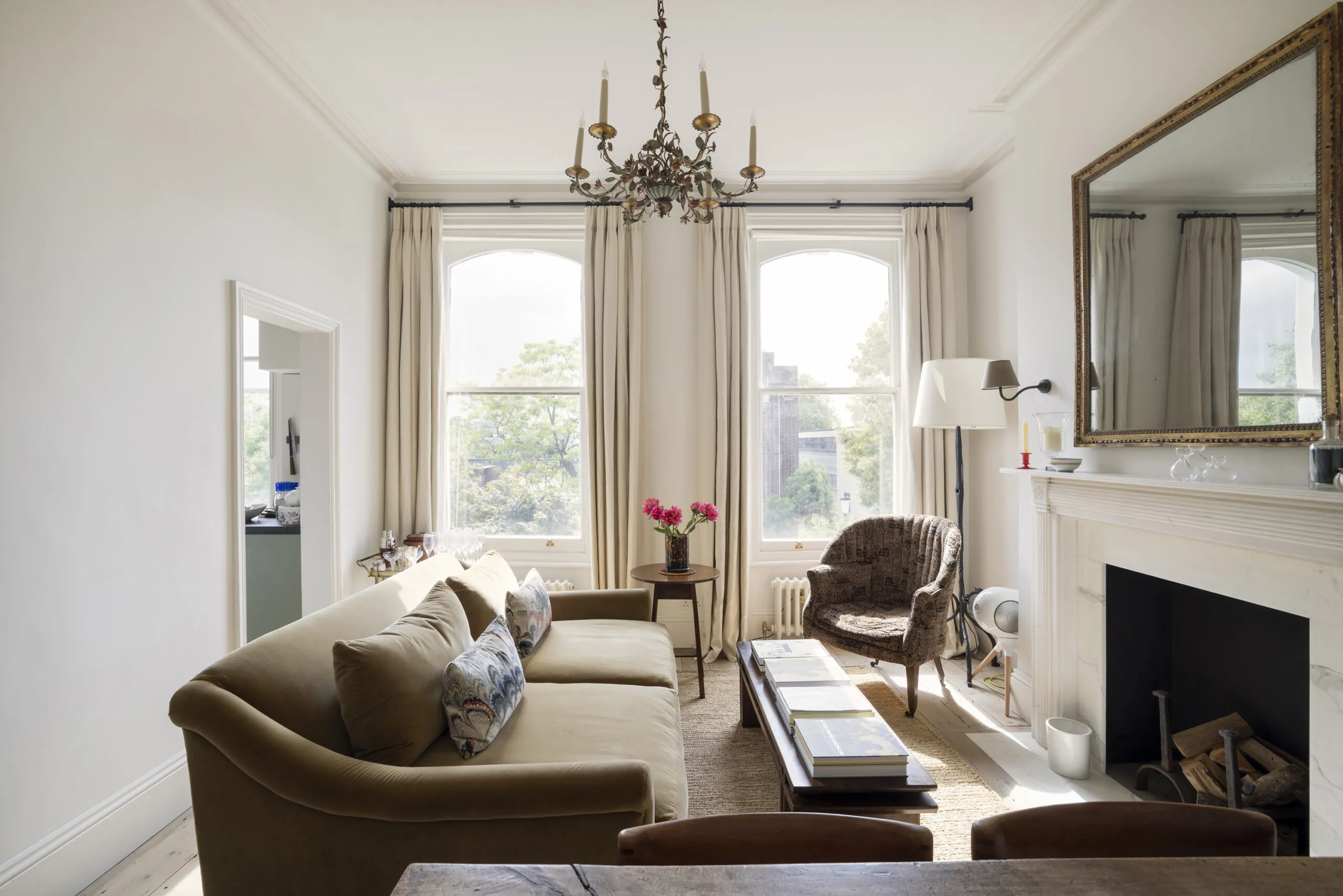 Ladbroke-Grove-Apartment-For-Rent-St-Charles-Square-4_Lo