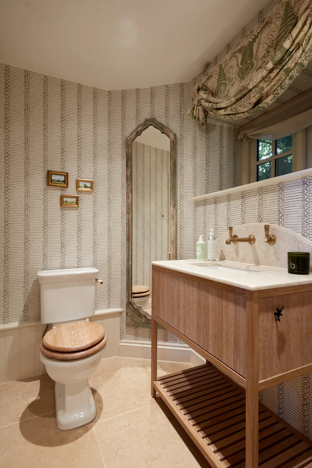 Luxury-Cotswolds-Cottage-To-Rent-For-Holiday-Burford-21