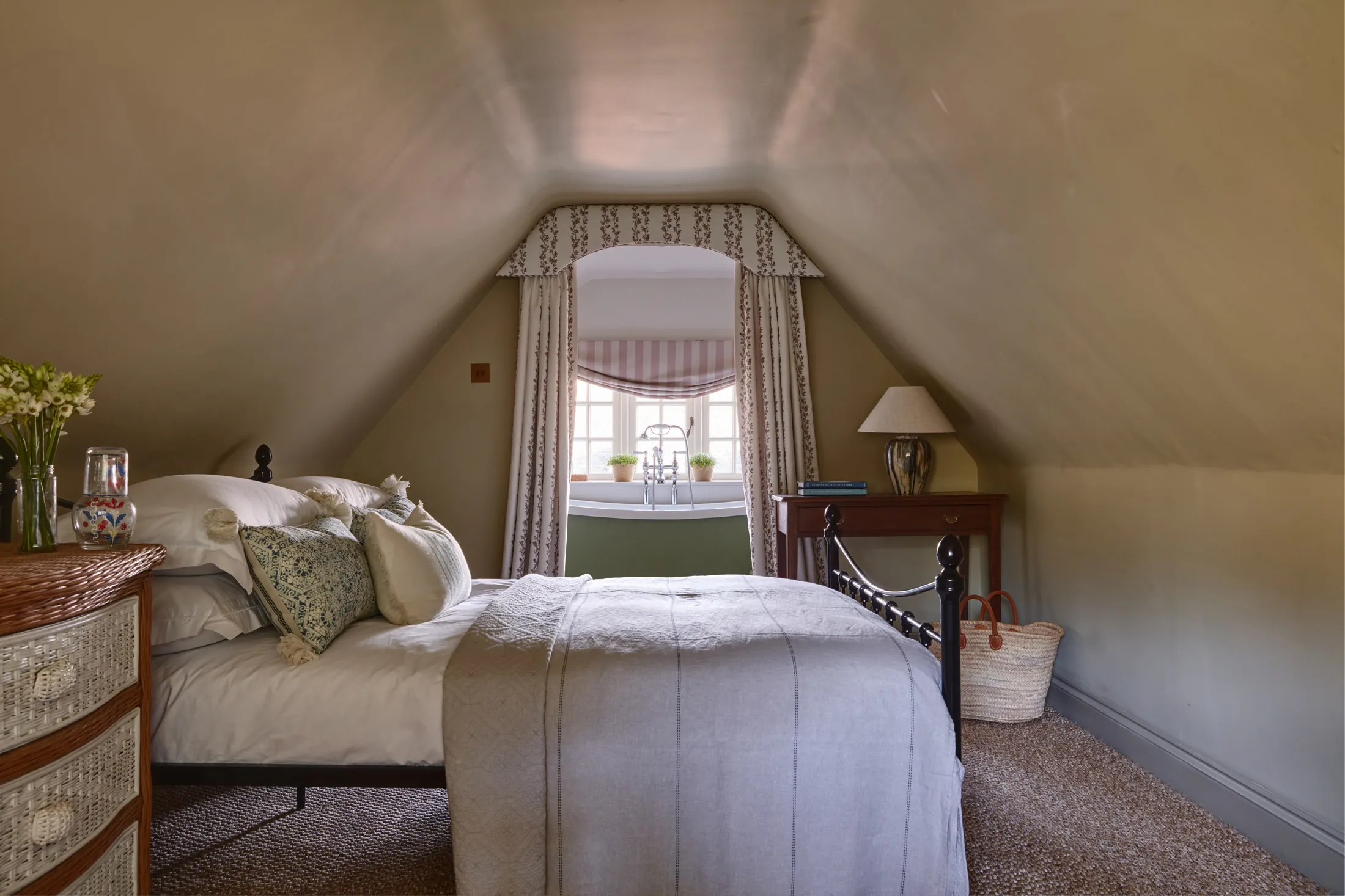 Luxury-Cotswolds-Cottage-To-Rent-For-Holiday-Burford-23