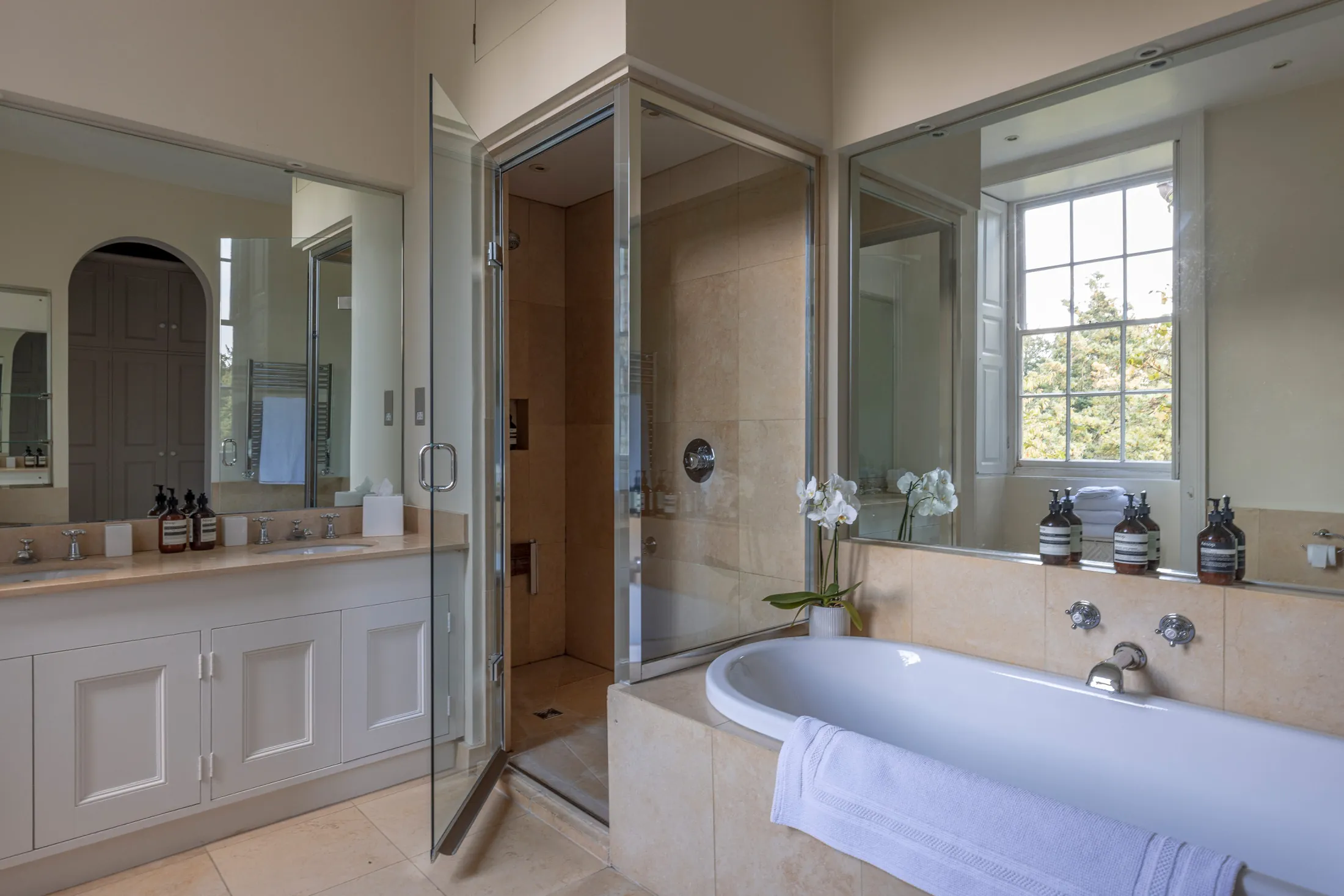 Luxury-Cotswolds-House-For-Holiday-Rental-Castle-Grove-Broughton (27)