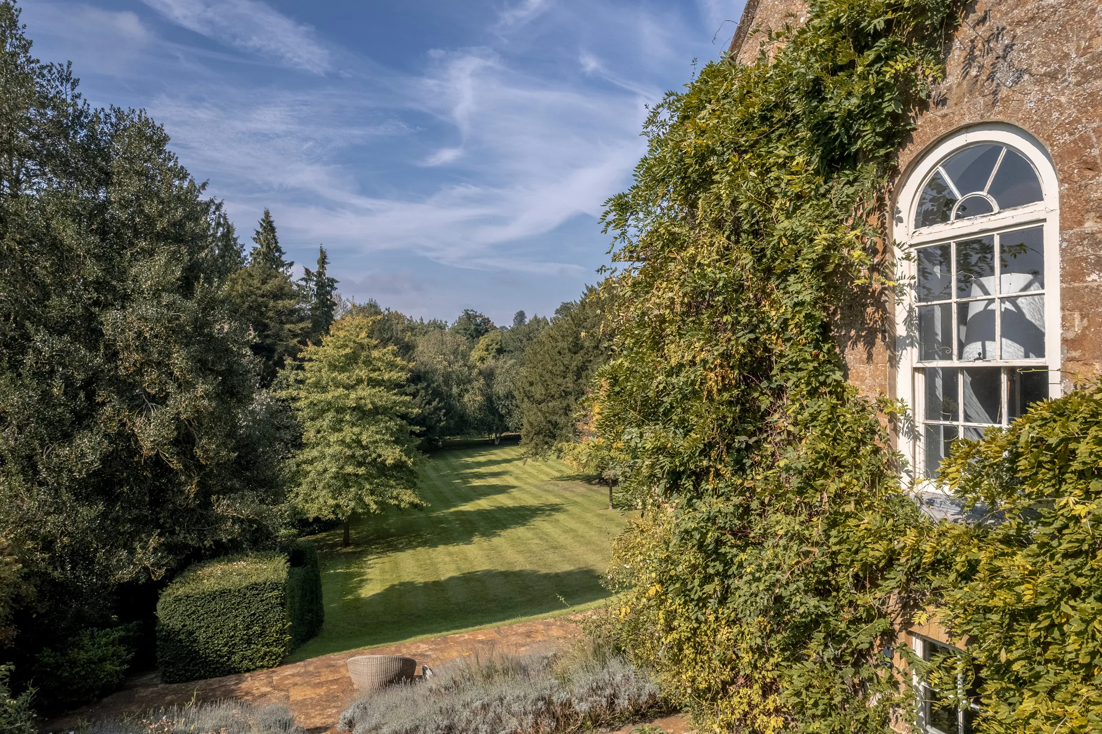 Luxury-Cotswolds-House-For-Holiday-Rental-Castle-Grove-Broughton (47)