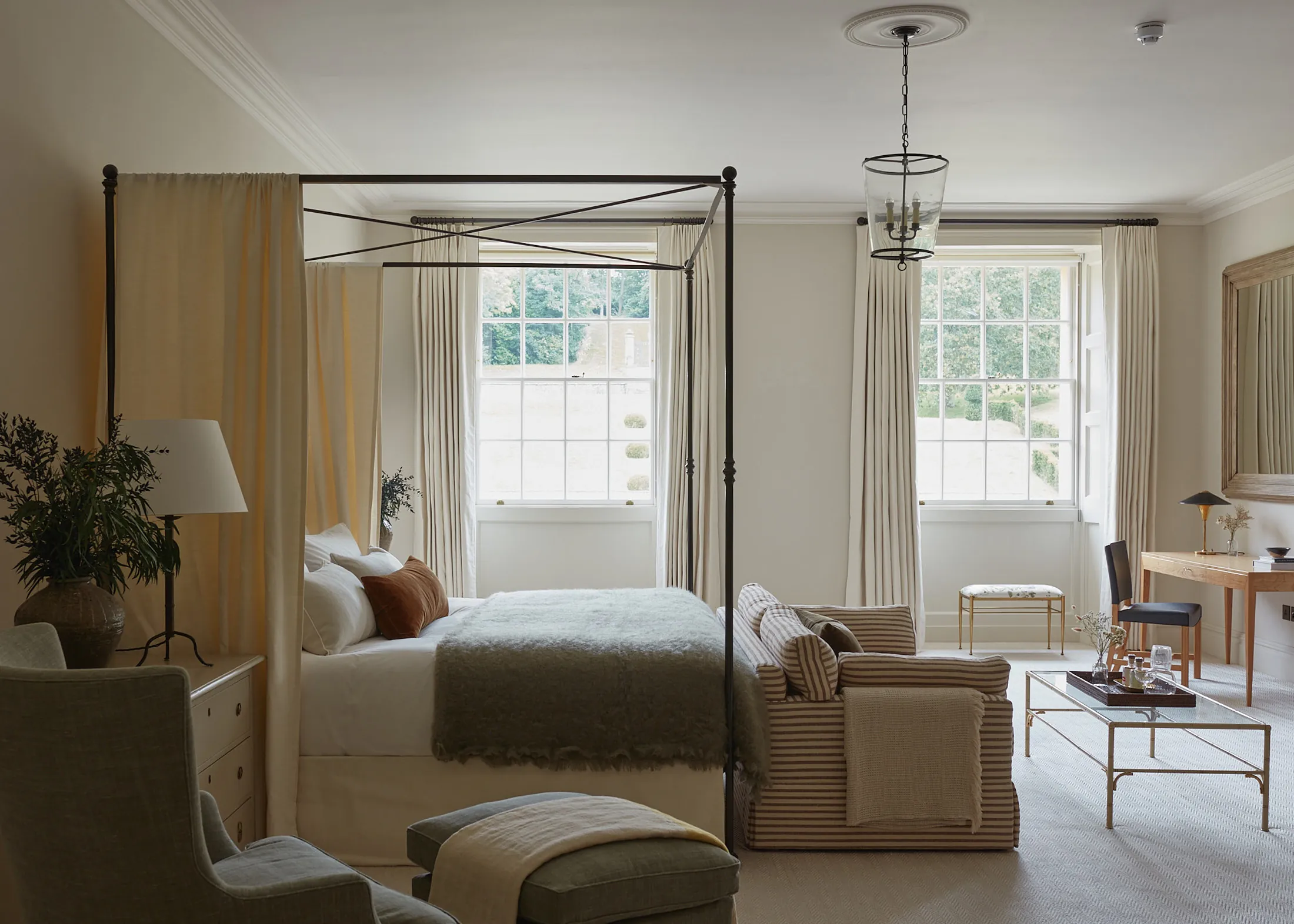 Luxury-Estate-For-Holiday-Rent-Holland-Manor-Cotswolds (1)