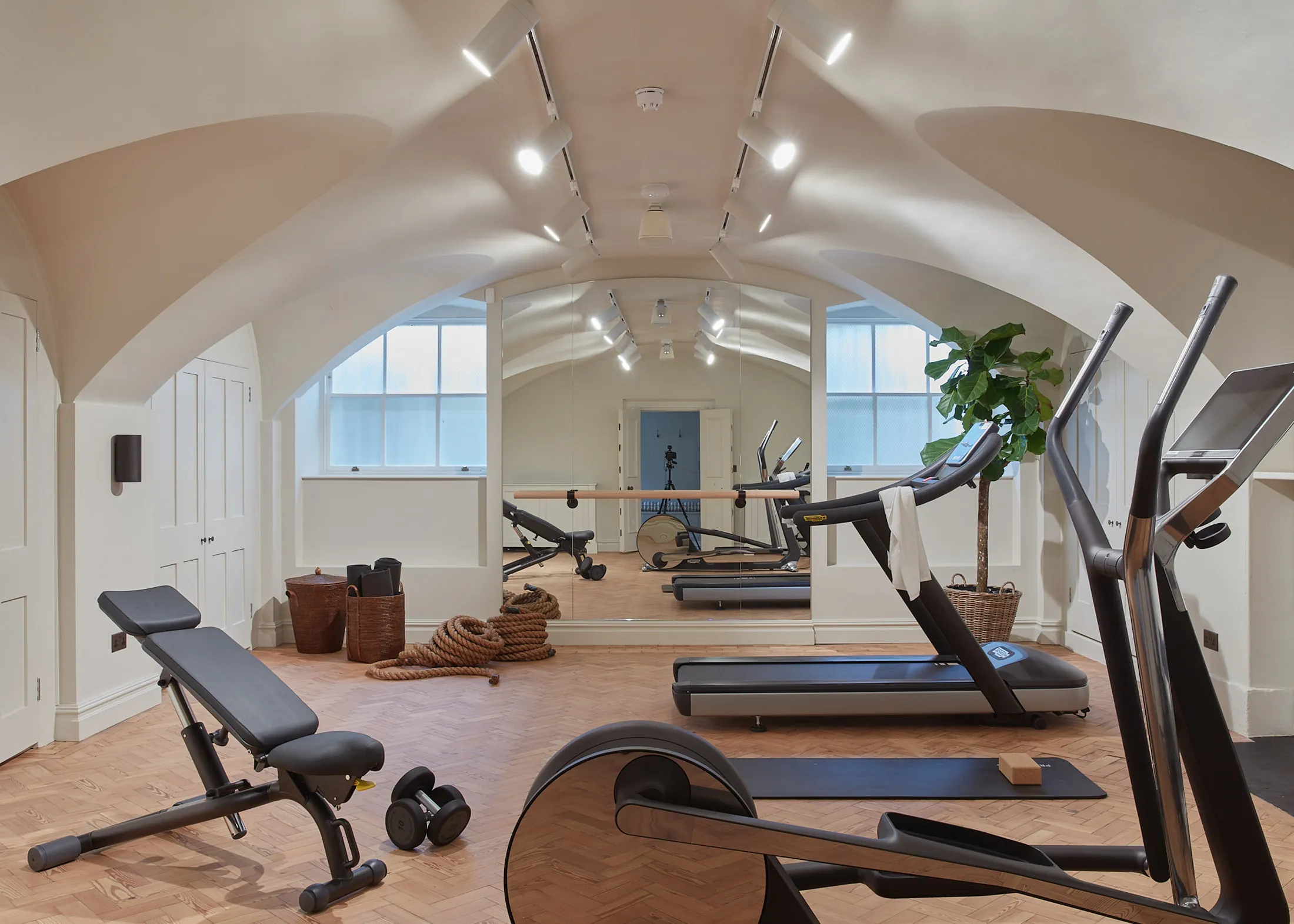 Luxury-Estate-For-Holiday-Rent-Holland-Manor-Cotswolds (6)