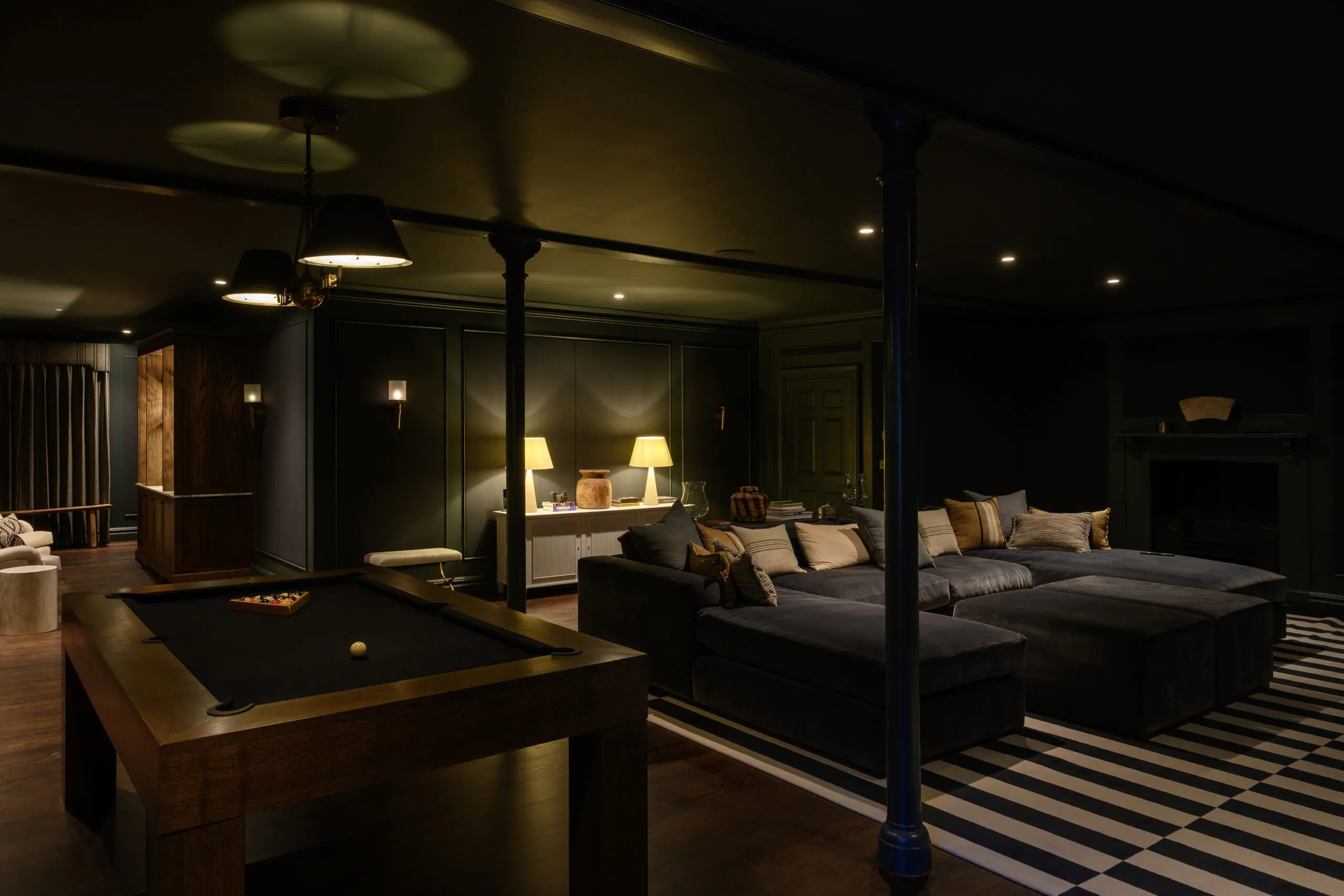 Luxury-Estate-For-Holiday-Rent-Holland-Manor-Cotswolds (9)