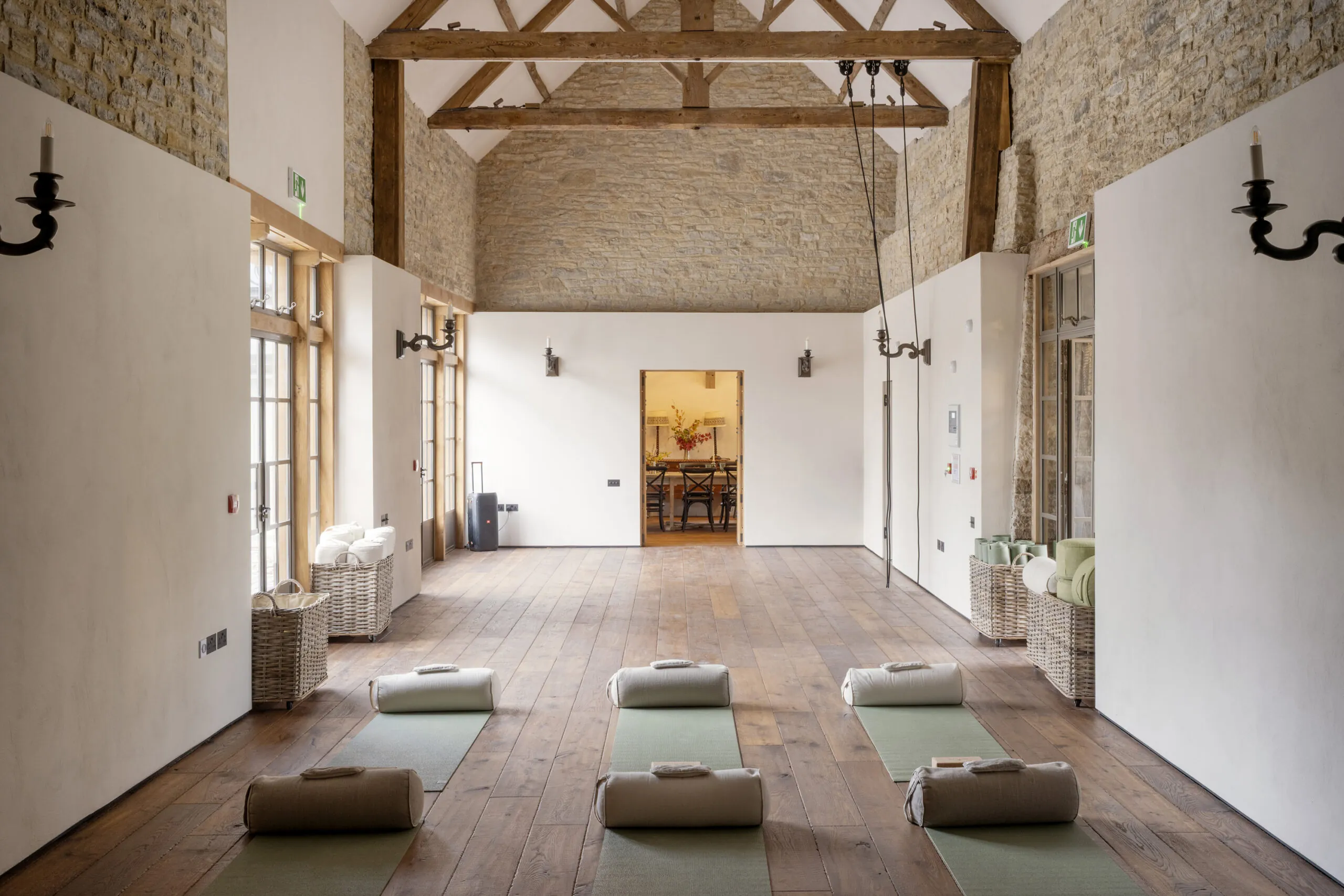 Luxury-Estate-For-Holiday-Rent-Winterbourne-House-Somerton-The-Cotswolds-Country (105)