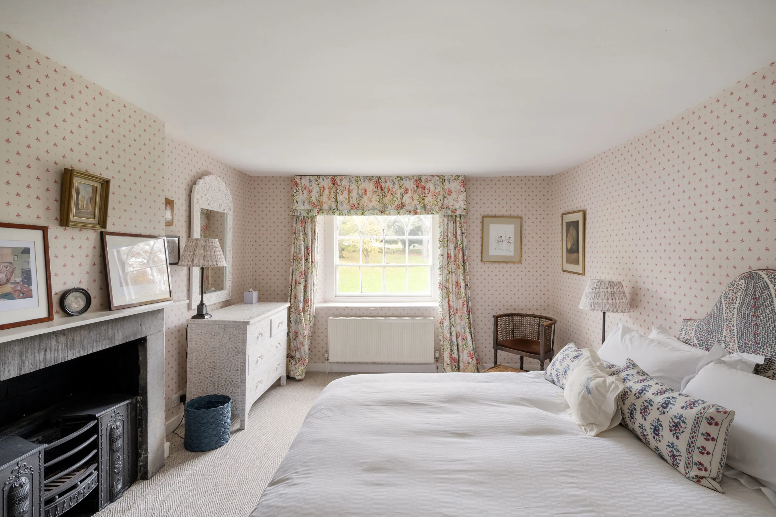 Luxury-Estate-For-Holiday-Rent-Winterbourne-House-Somerton-The-Cotswolds-Country (15)