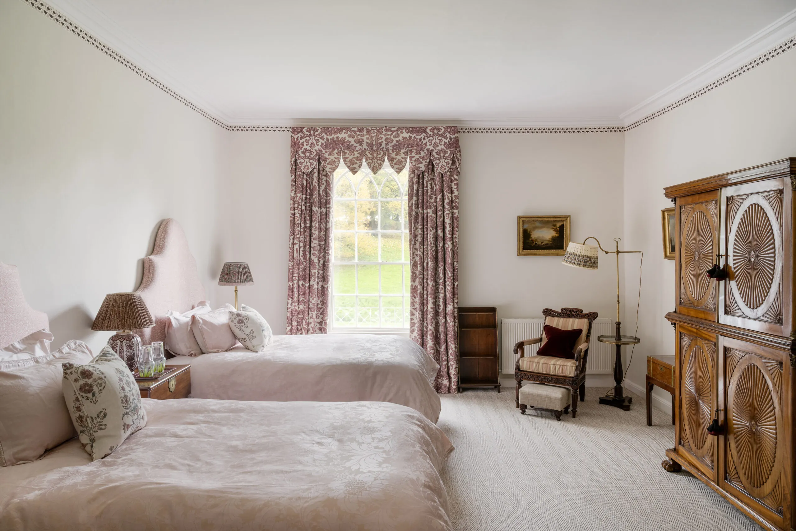 Luxury-Estate-For-Holiday-Rent-Winterbourne-House-Somerton-The-Cotswolds-Country (152)