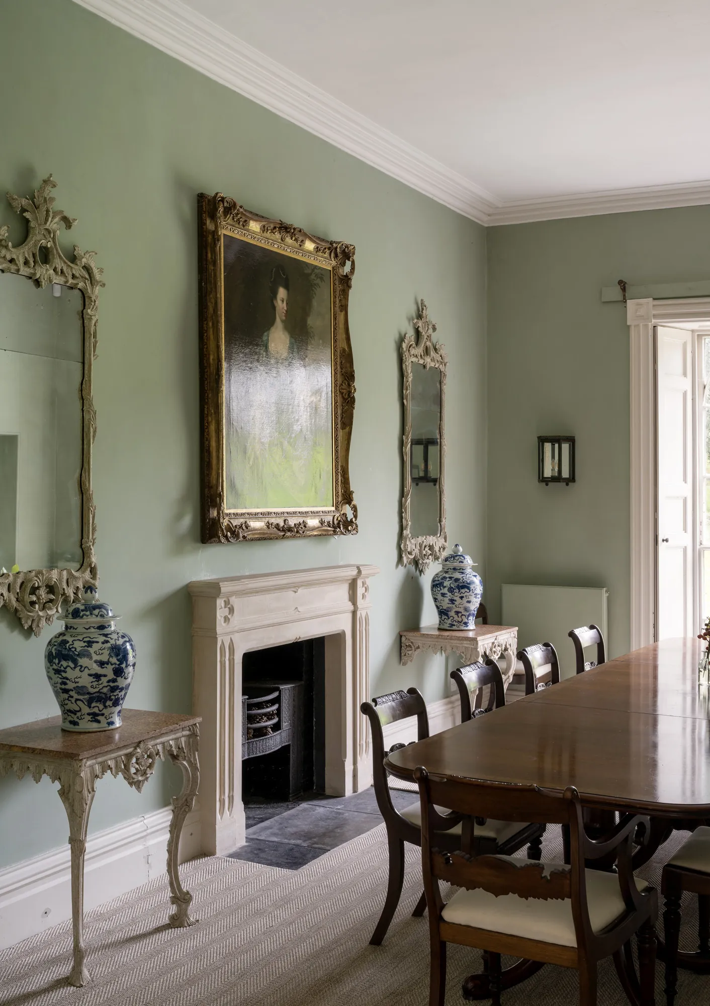 Luxury-Estate-For-Holiday-Rent-Winterbourne-House-Somerton-The-Cotswolds-Country (18)