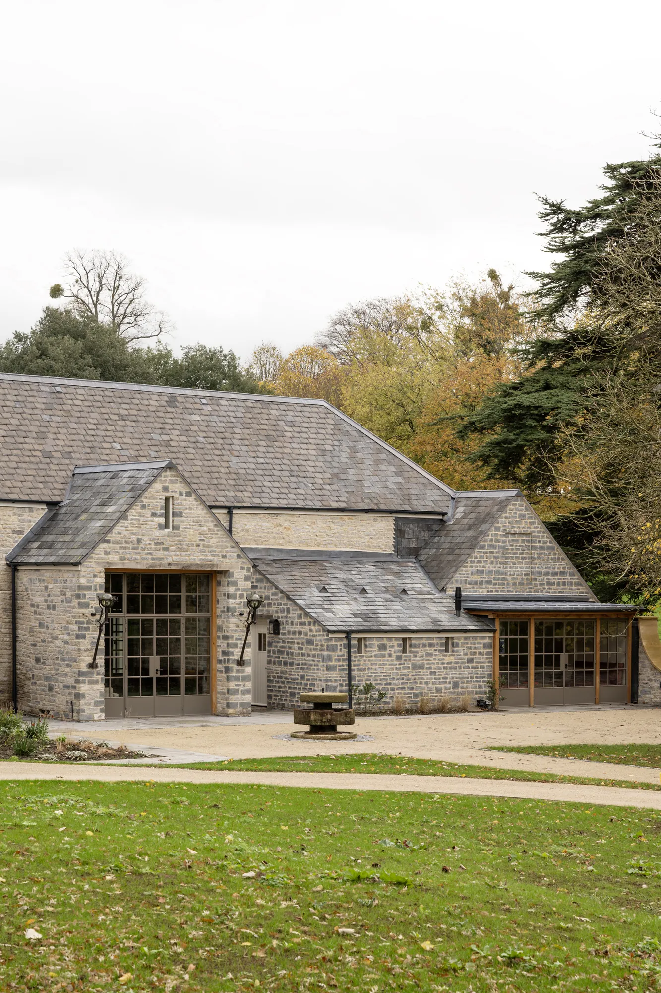 Luxury-Estate-For-Holiday-Rent-Winterbourne-House-Somerton-The-Cotswolds-Country (36)