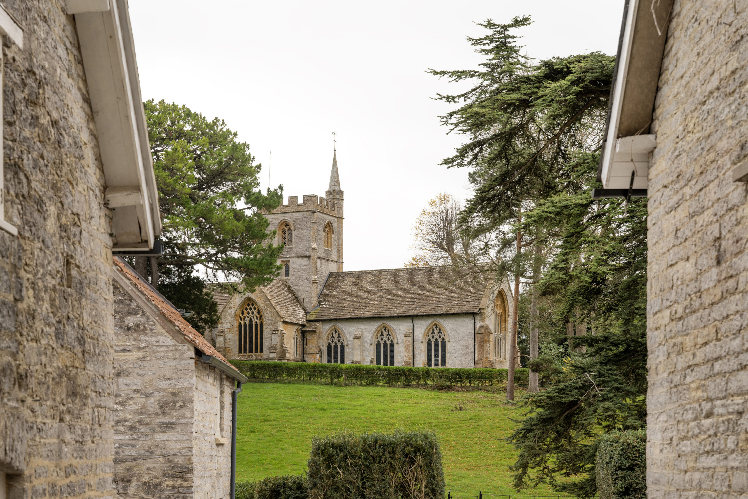 Luxury-Estate-For-Holiday-Rent-Winterbourne-House-Somerton-The-Cotswolds-Country (48)