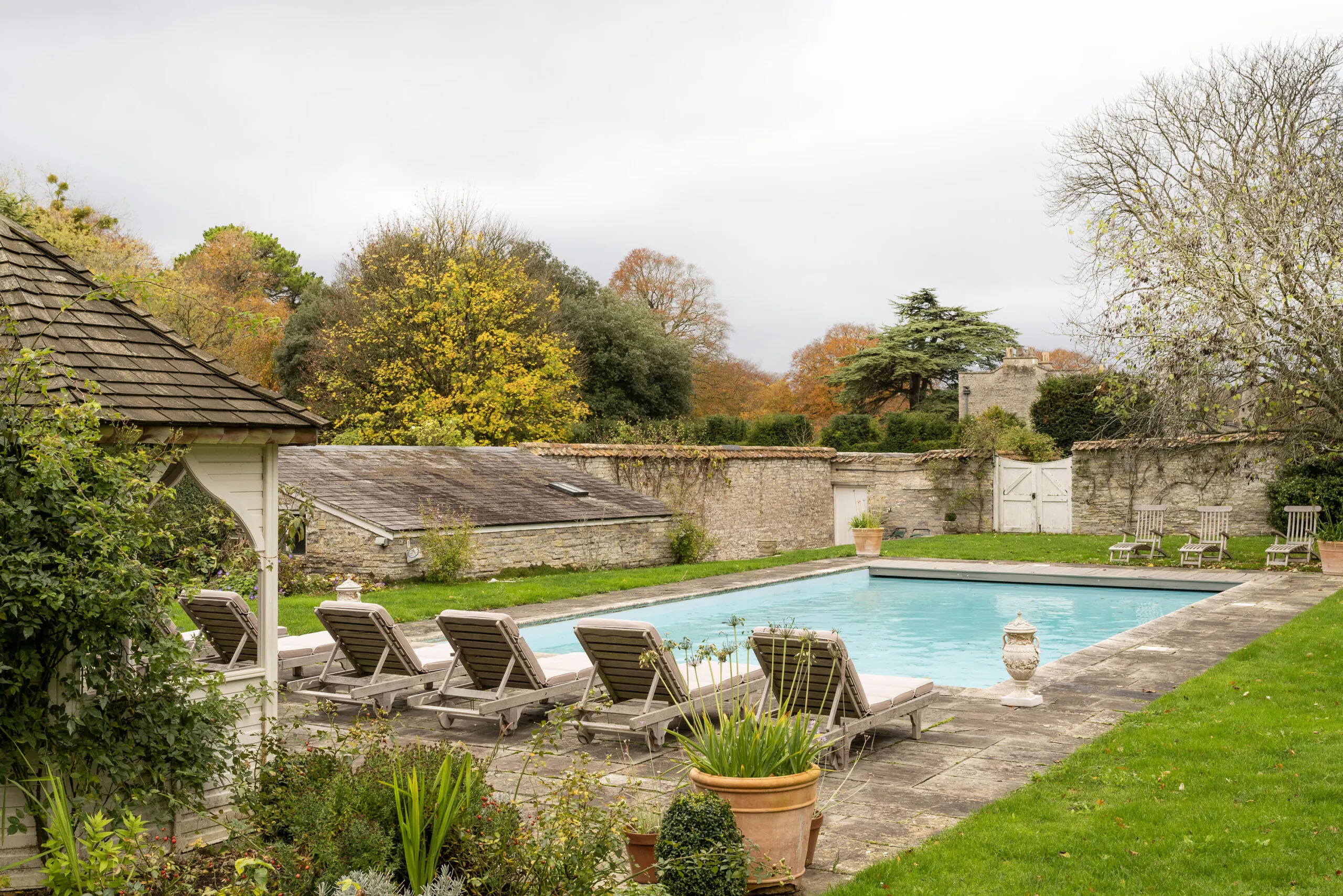 Luxury-Estate-For-Holiday-Rent-Winterbourne-House-Somerton-The-Cotswolds-Country (57)