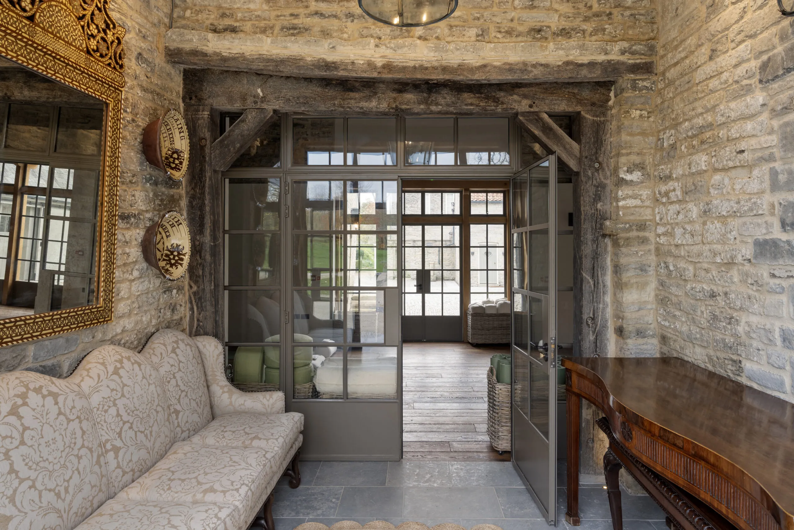 Luxury-Estate-For-Holiday-Rent-Winterbourne-House-Somerton-The-Cotswolds-Country (99)