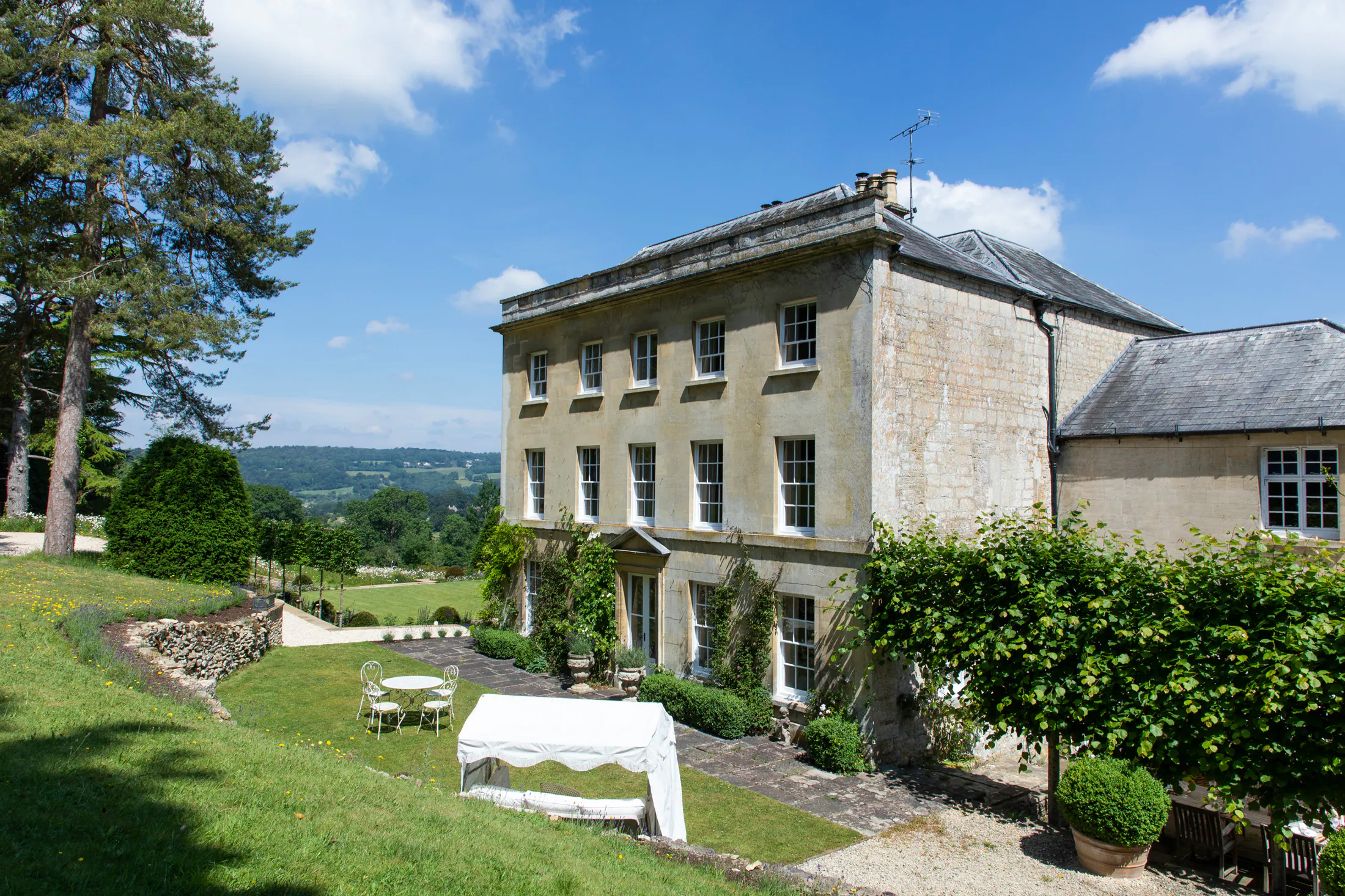 Luxury-Hall-For-Holiday-Rosewood-Cotswol (30)