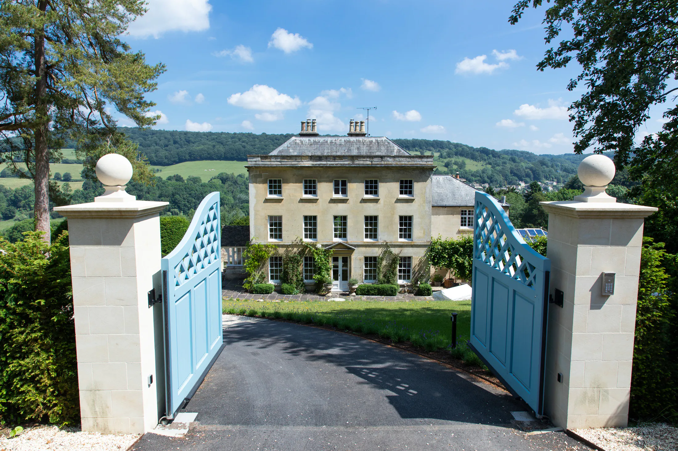 Luxury-Hall-For-Holiday-Rosewood-Cotswol (35)