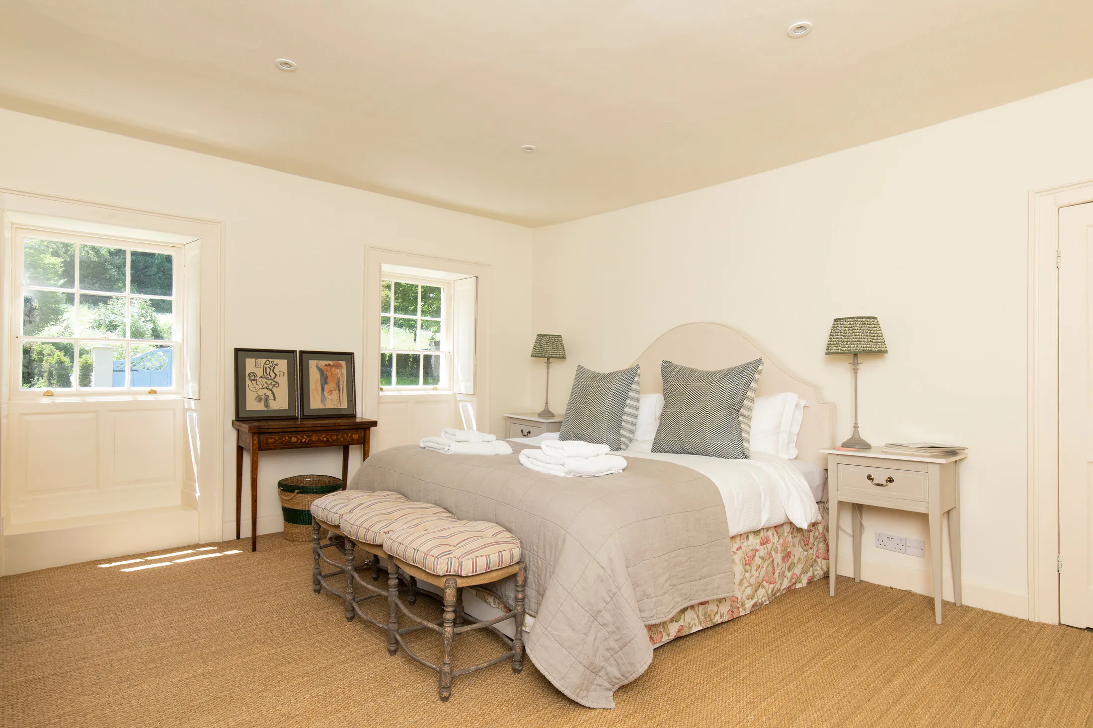 Luxury-Hall-For-Holiday-Rosewood-Cotswol (57)