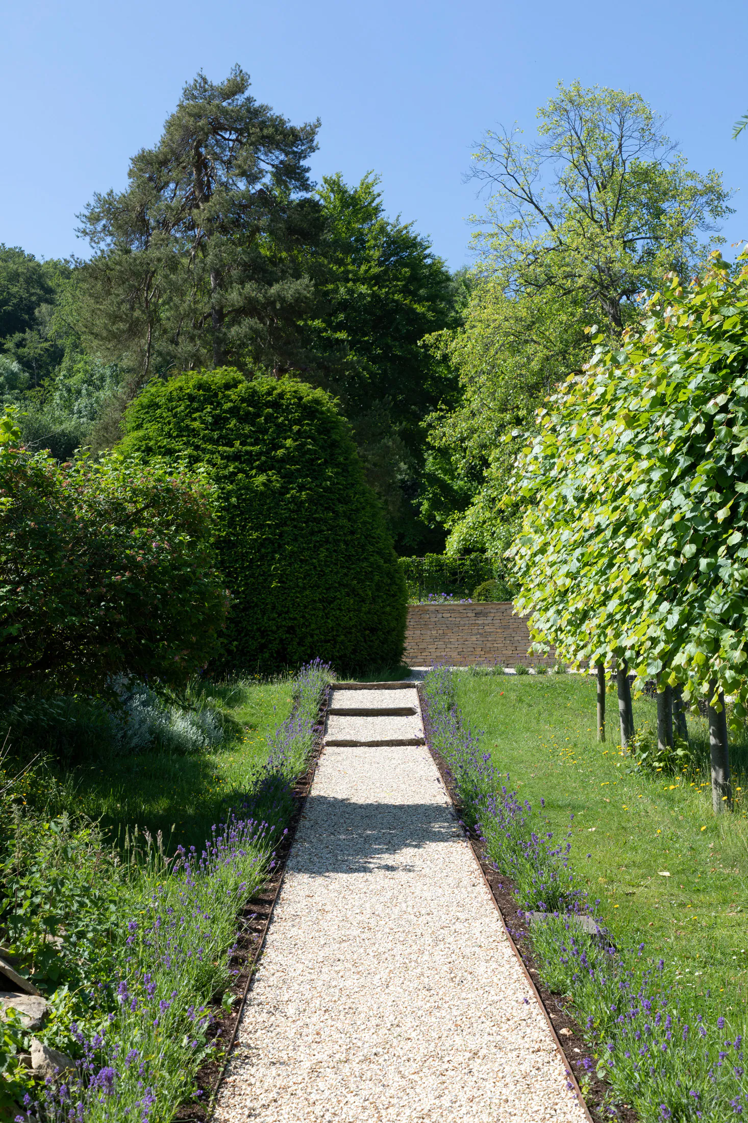 Luxury-Hall-For-Holiday-Rosewood-Cotswol (7)