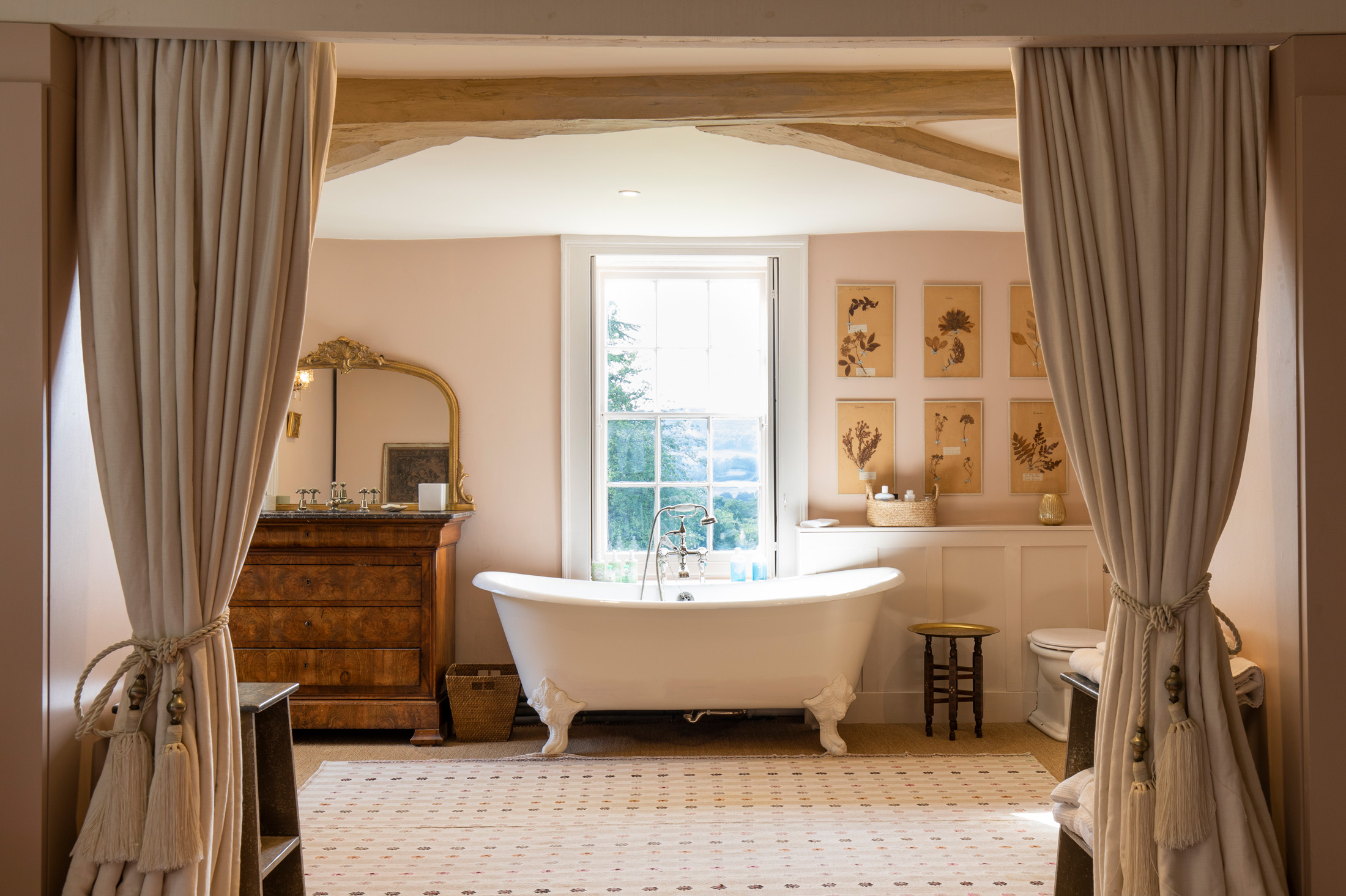 Luxury-Hall-For-Holiday-Rosewood-Cotswol (83)