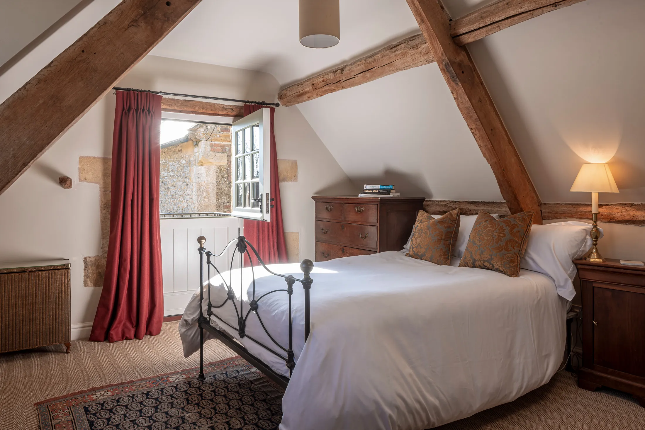 Luxury-House-For-Holiday-Rent-Cotswolds-Wellbrook-F (72)