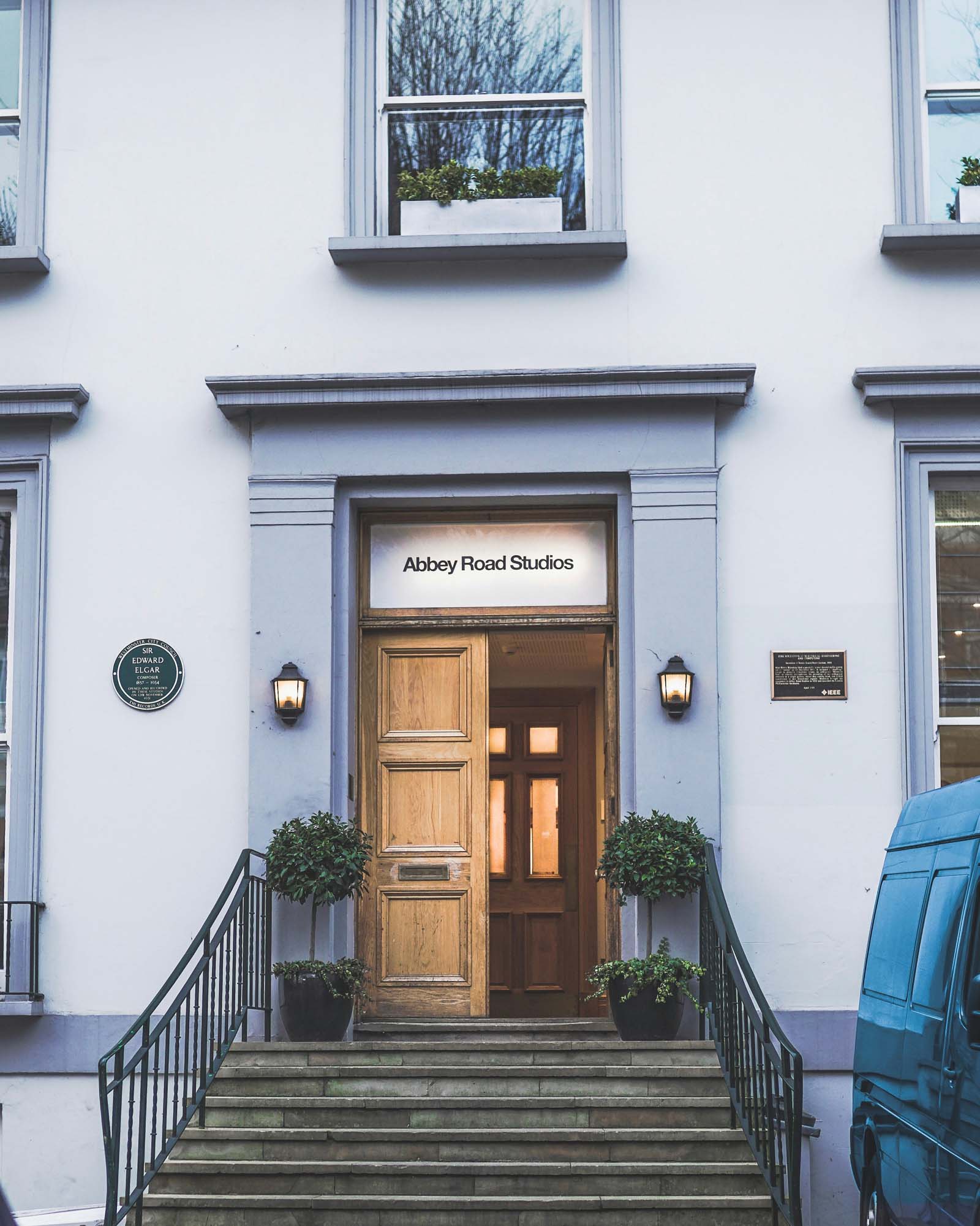 Maida-Vale-Little-Venice-Abbey-Road-Studios-david-ramirez-unsplash