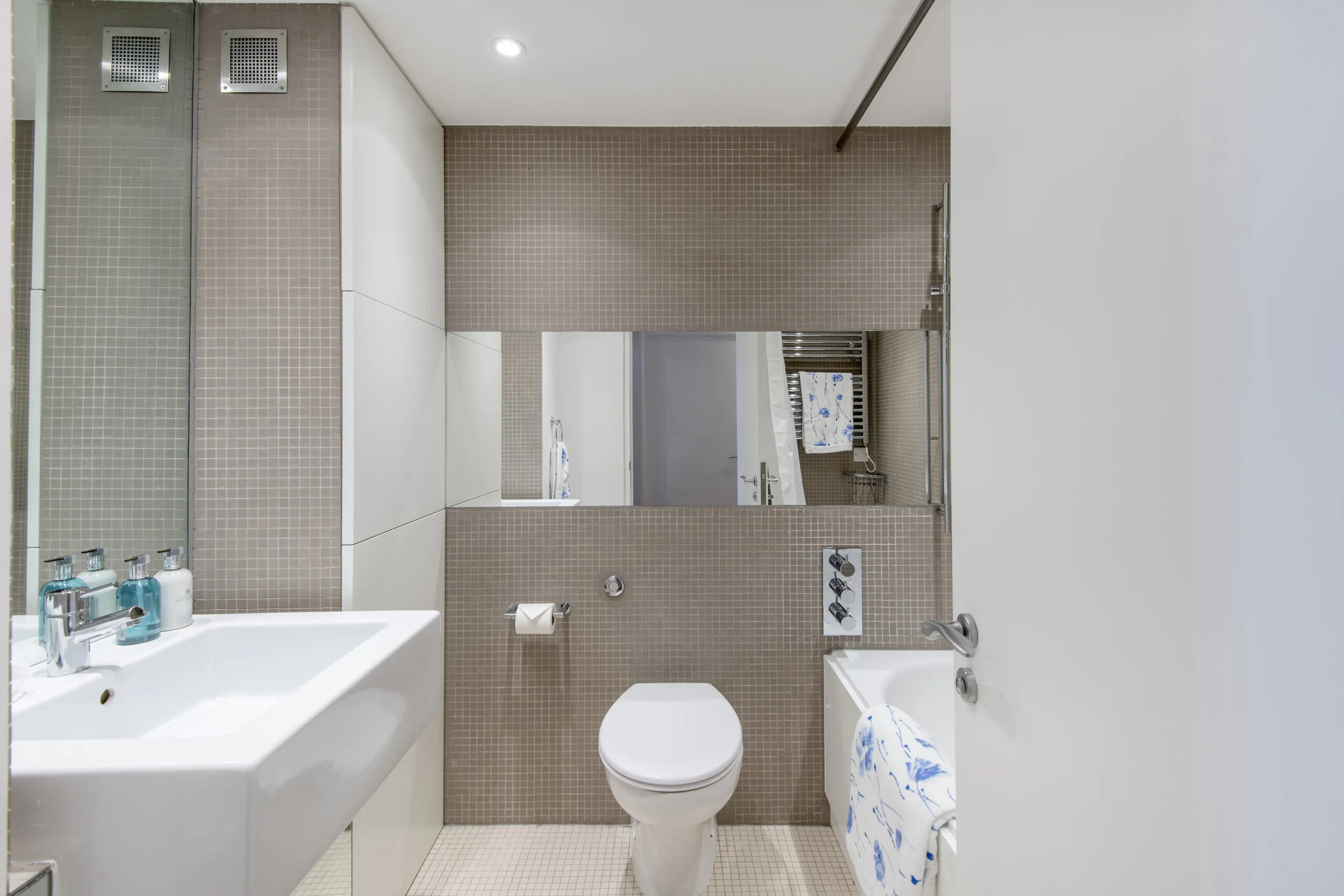 Mayfair-Apartment-For-Rent-Grosvenor-Hill-Court-15_Lo