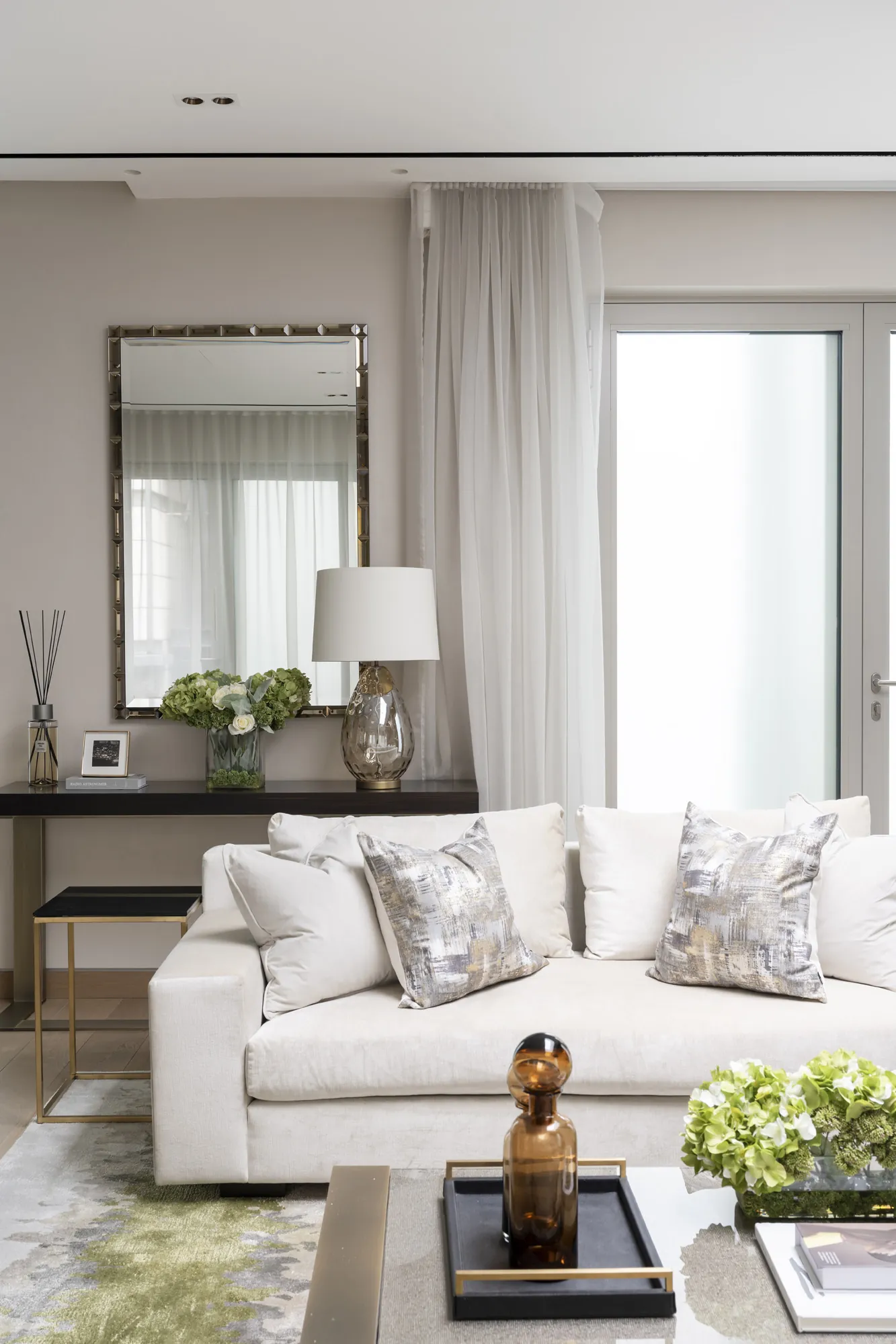 Mayfair-House-To-Rent-Short-Let-Down-Street-Mews-15_Lo