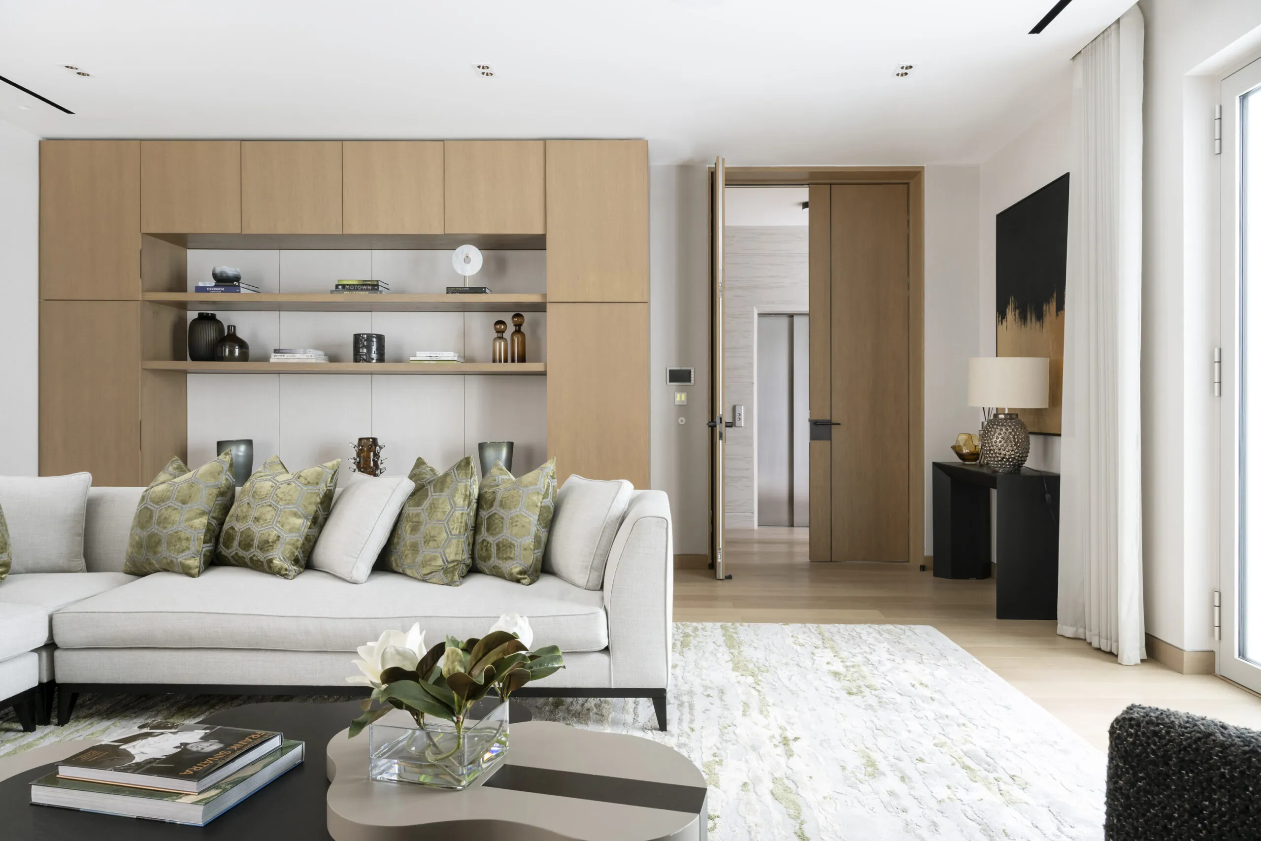 Mayfair-House-To-Rent-Short-Let-Down-Street-Mews-3_Lo