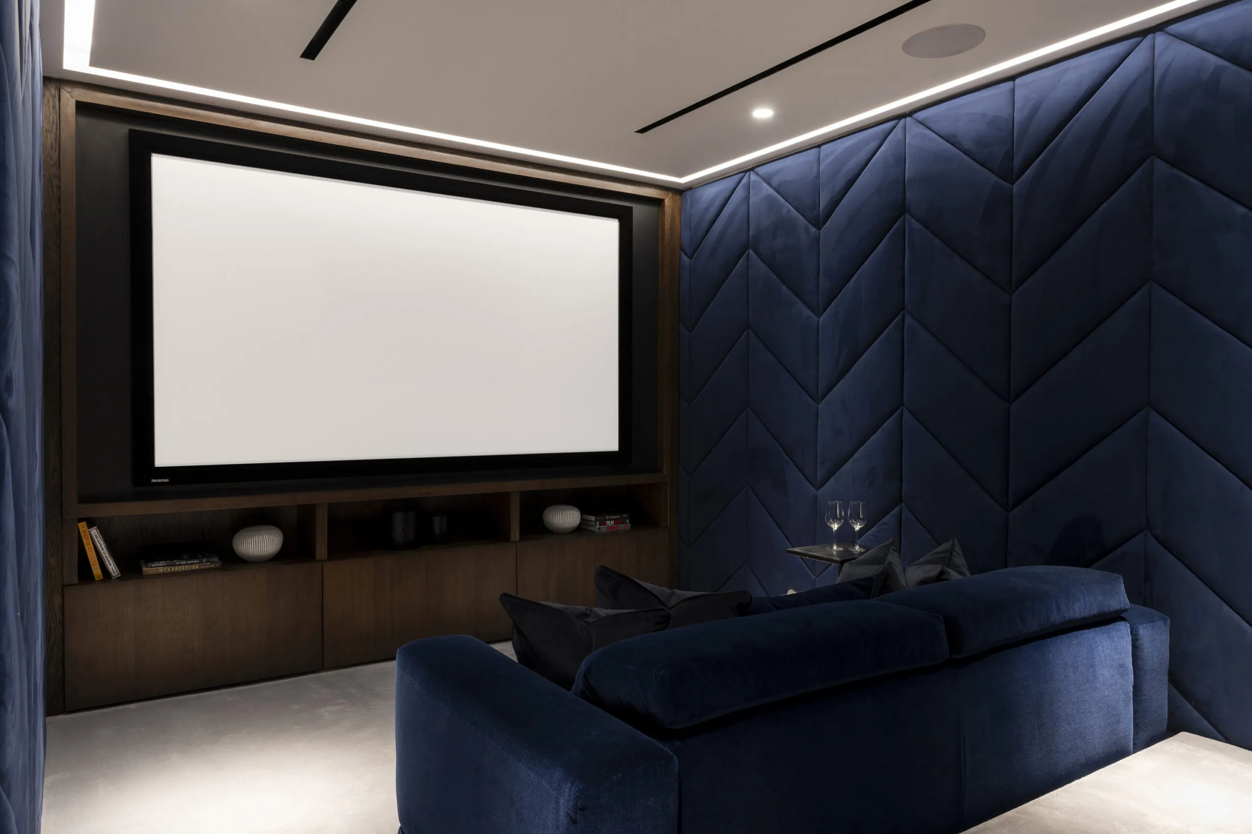 Mayfair-House-To-Rent-Short-Let-Down-Street-Mews-40_Lo-